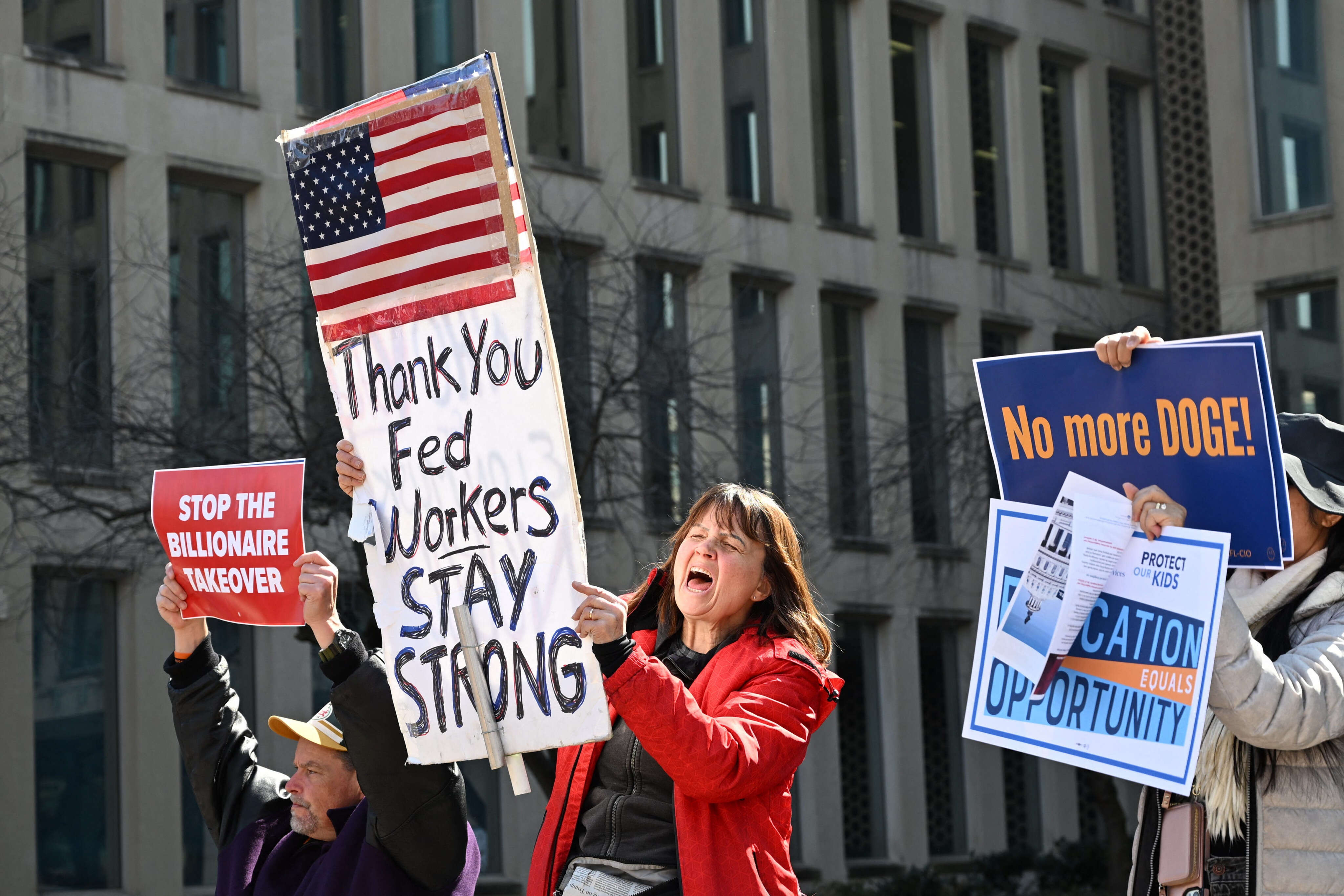 US agency that pushed for mass firings quietly clarifies it doesn't have the power to fire workers