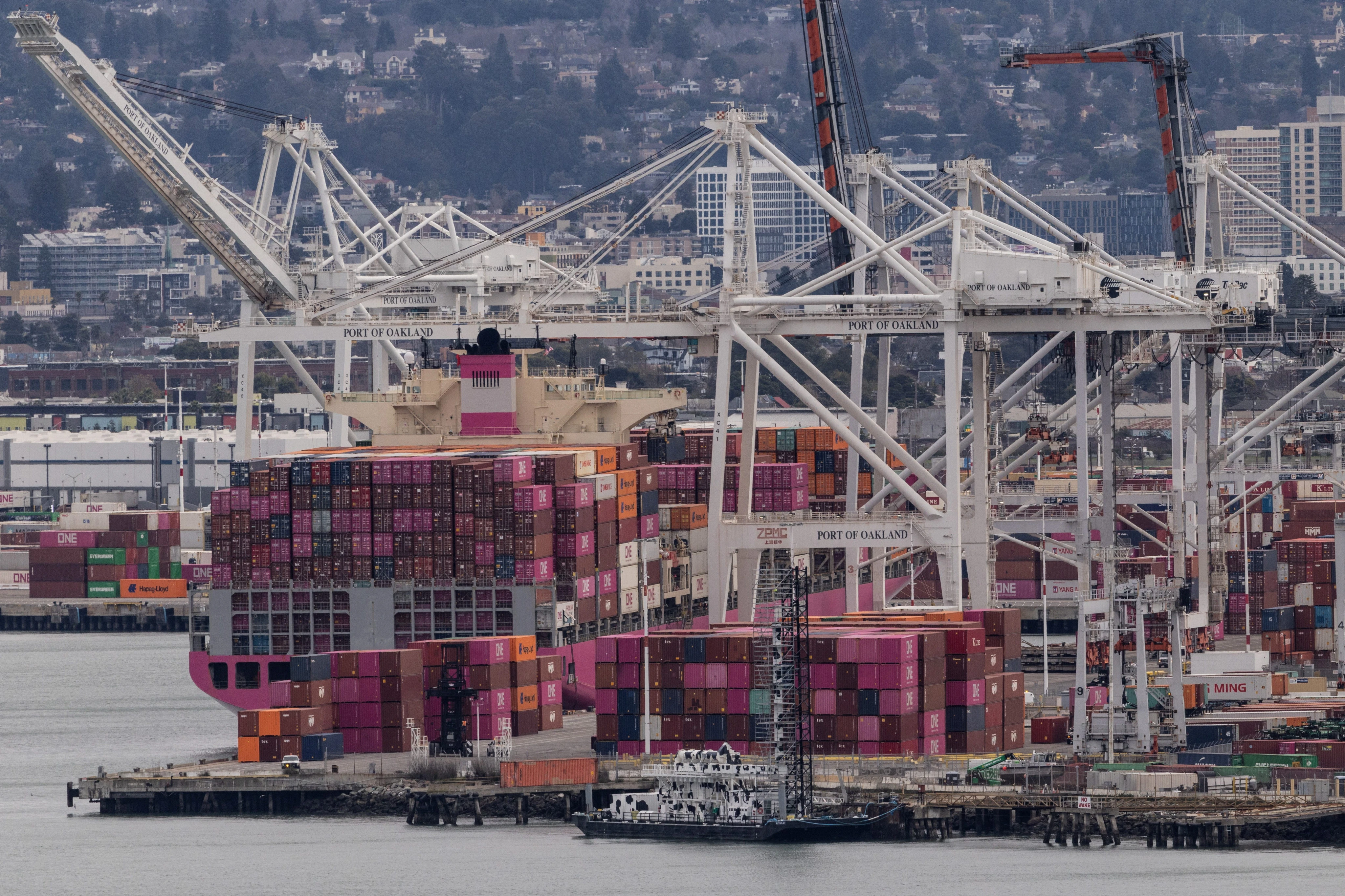 The US could owe $1 trillion should the Supreme Court strike down emergency tariffs