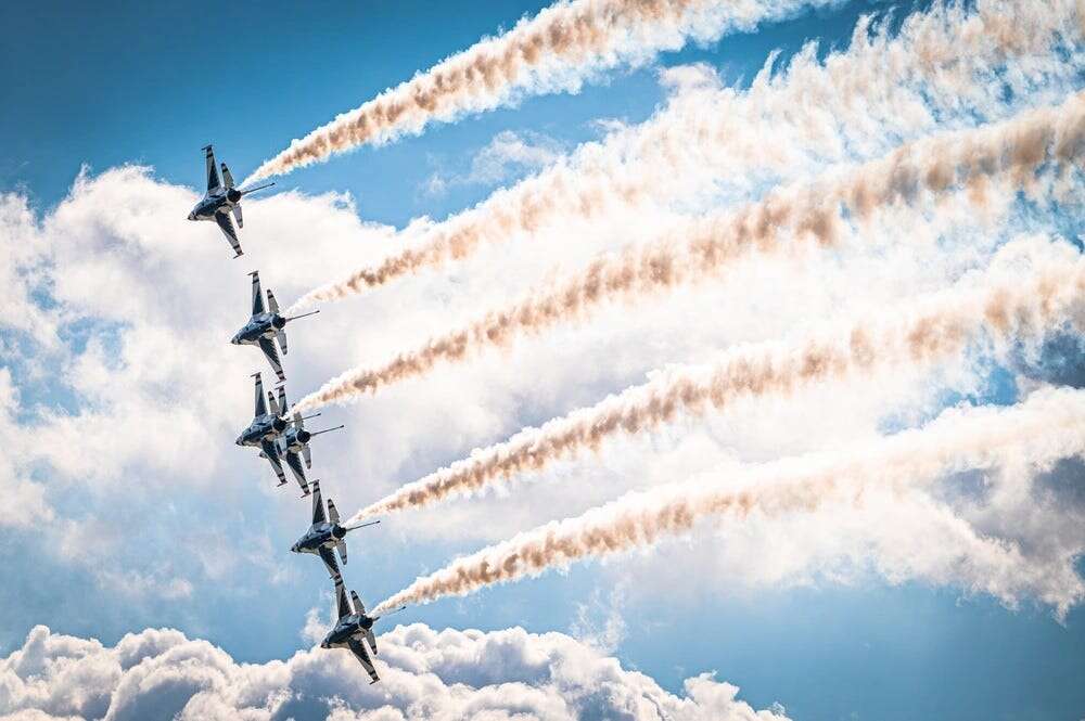 The stunning maneuvers flown by US Air Force demo pilots showcase dogfighting skills 