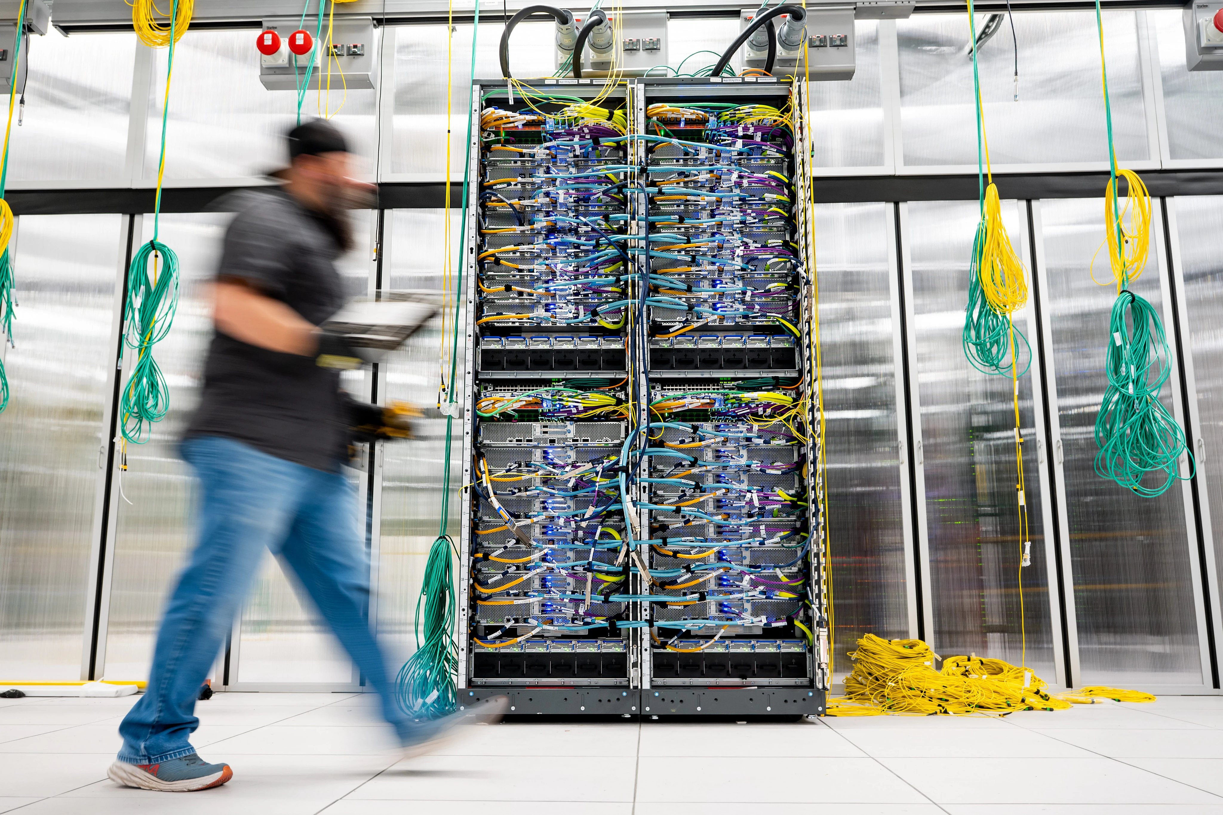 Forget Apple. Amazon just made AI a lot more expensive.