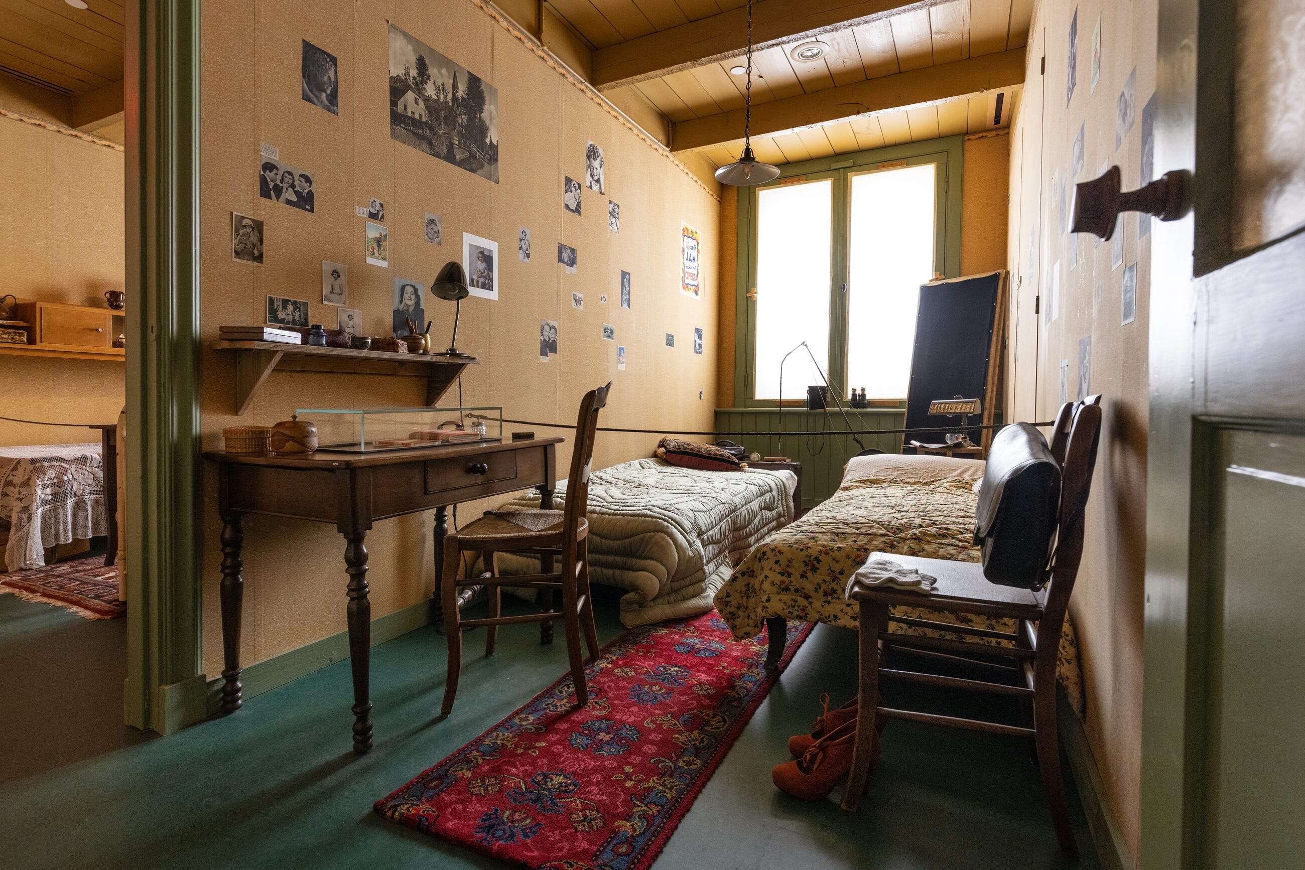 A full-scale recreation of Anne Frank's Secret Annex shows how her family lived in seclusion. Take a look.