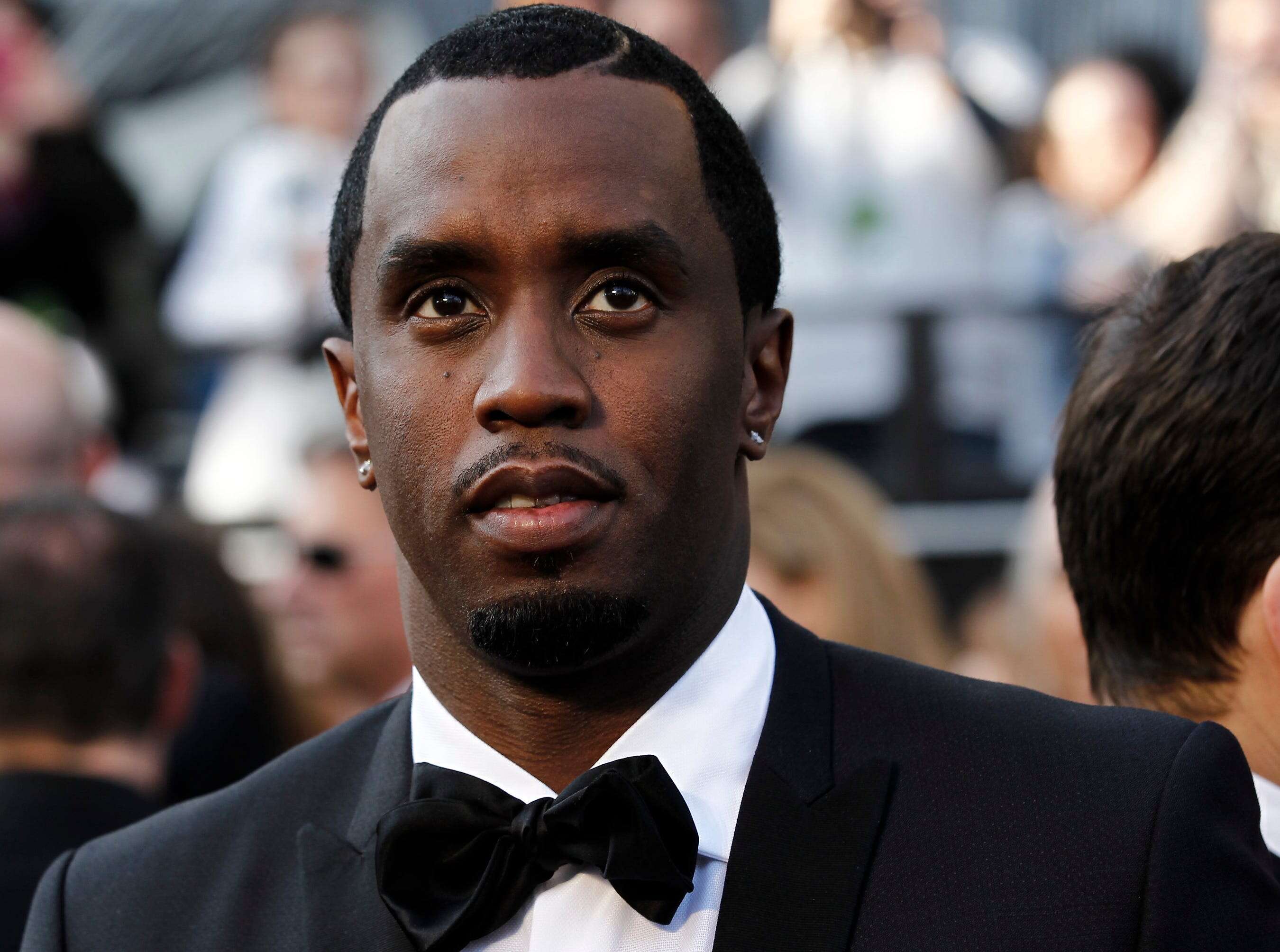 Diddy may ask a judge to drop his sex trafficking case because the Bureau of Prisons took a picture of his to-do list