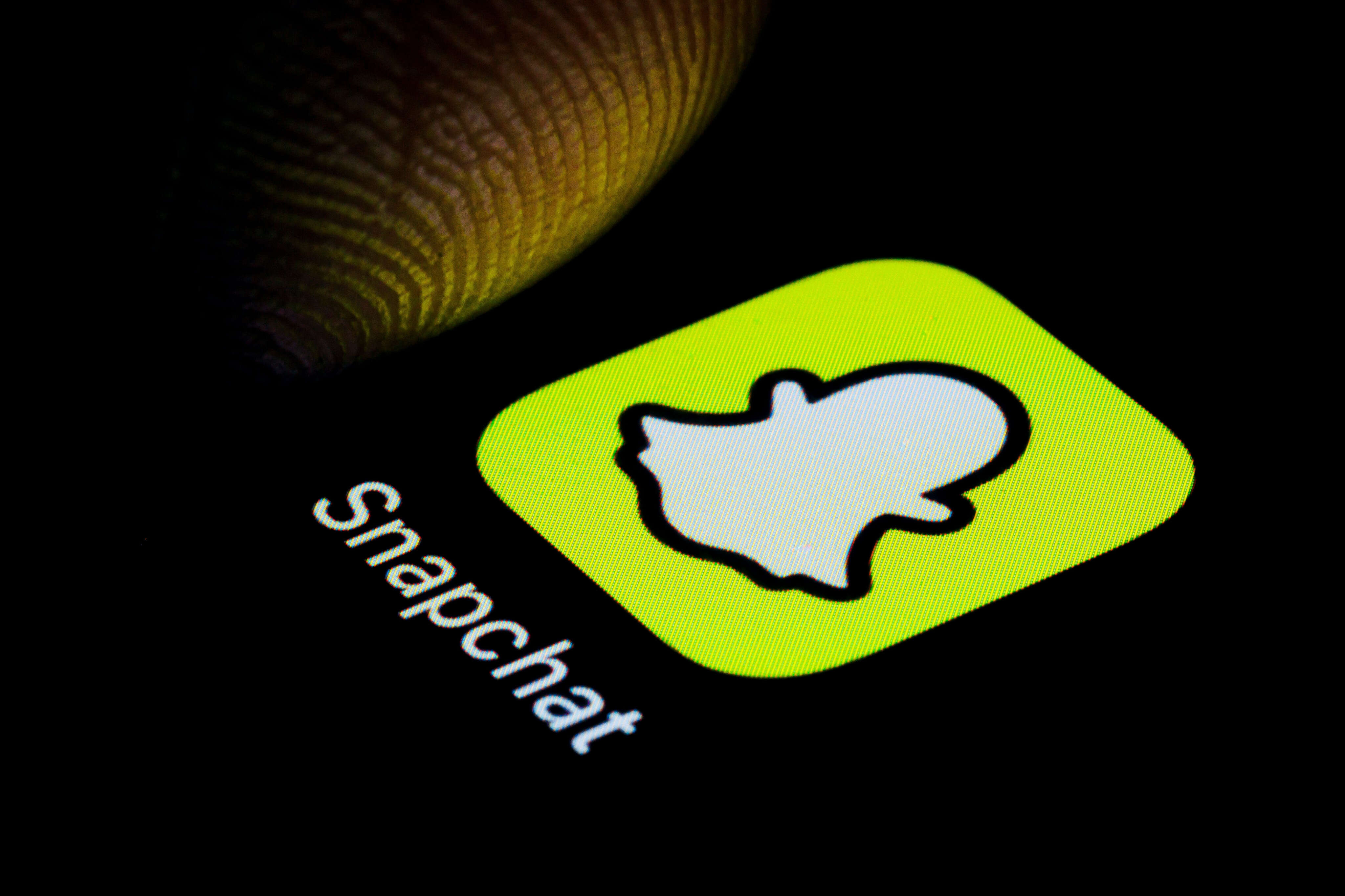 Snap surges 10% as it gets a major boost from AI and paid subscribers