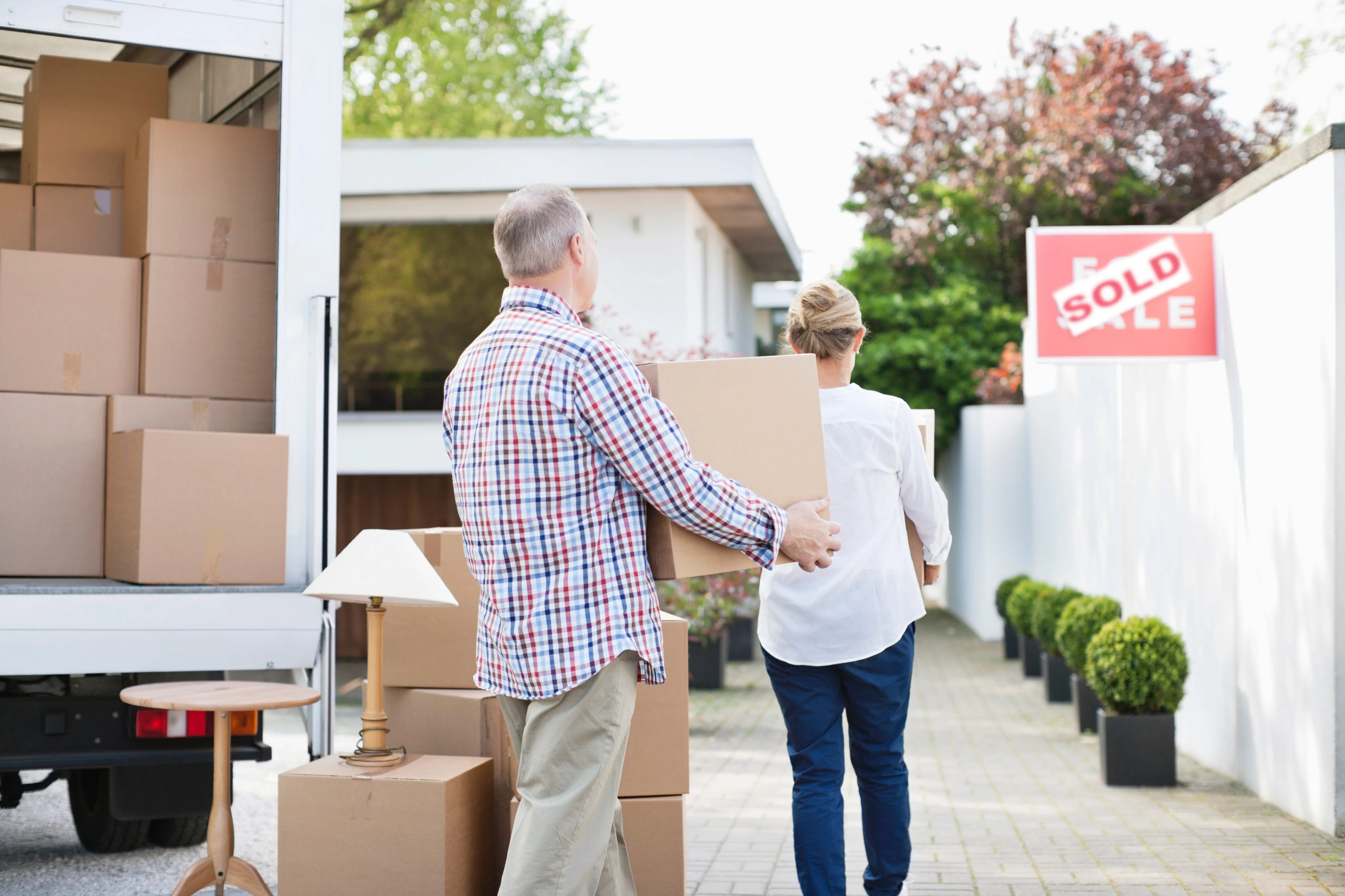 Desperate sellers are slashing prices and offering perks. Here are 4 deals home buyers can ask for.