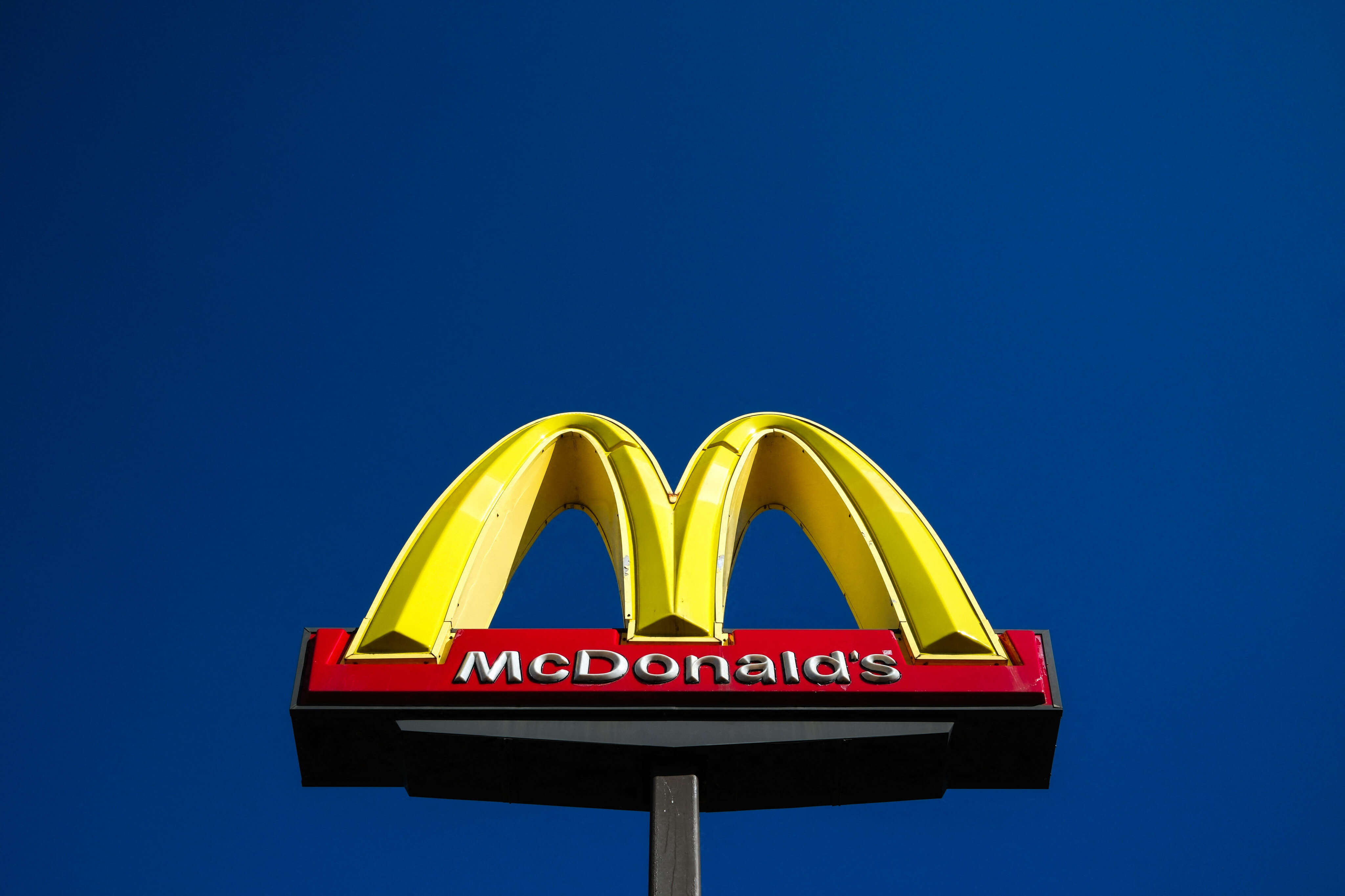 How McDonald's can learn from other fast-food giants in recovering from the deadly E. coli outbreak