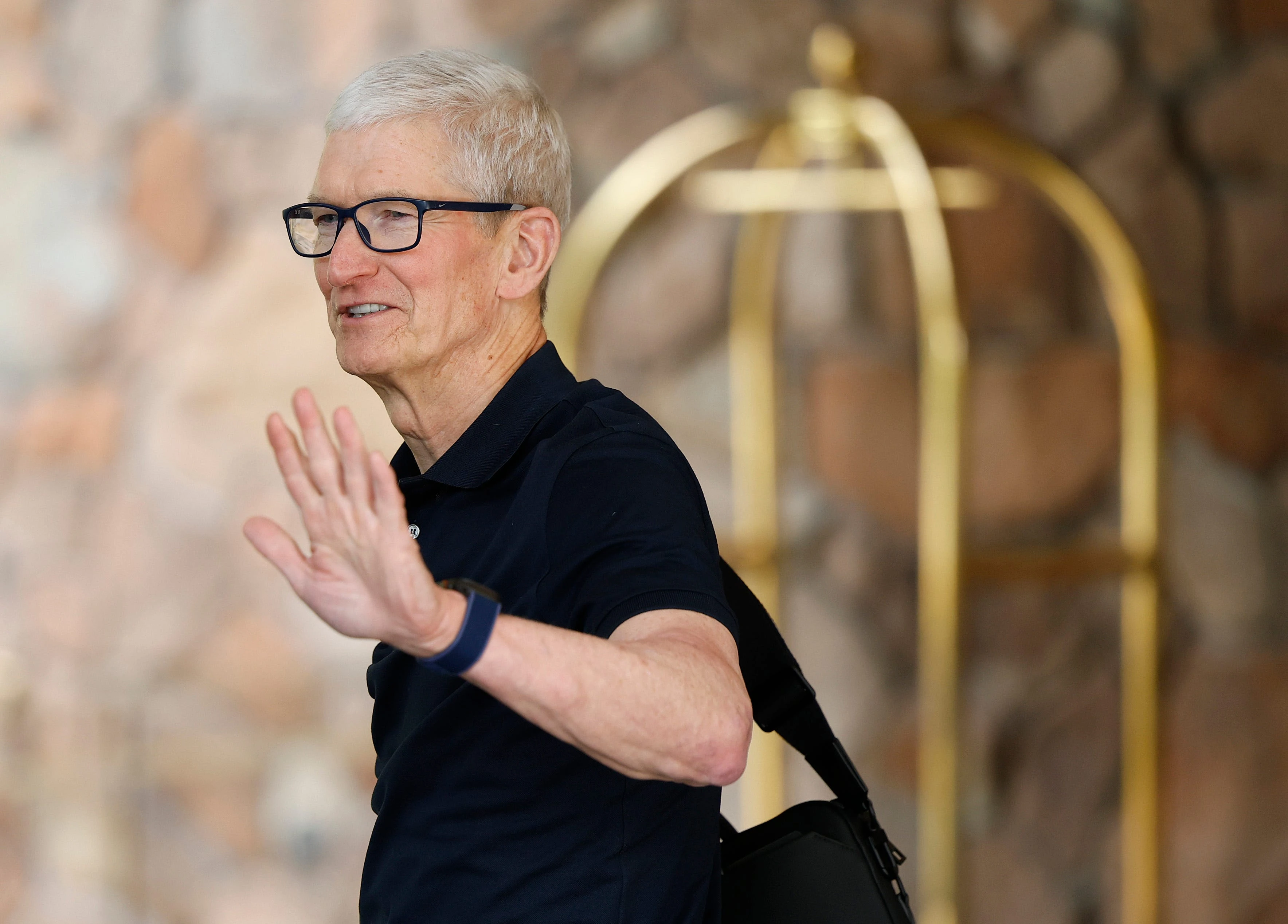 Apple saw an 'unusual buying pattern' among US shoppers this year. Tim Cook explains what happened.