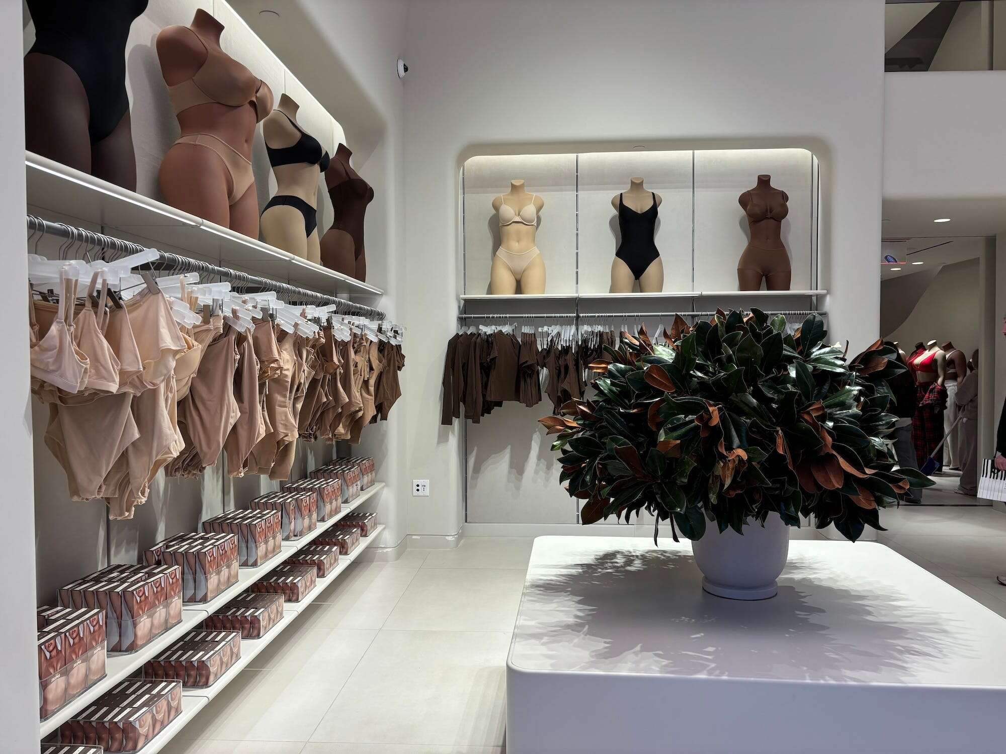 I visited the Skims flagship store in New York City. It embodied Kim Kardashian's monochromatic and modern branding.