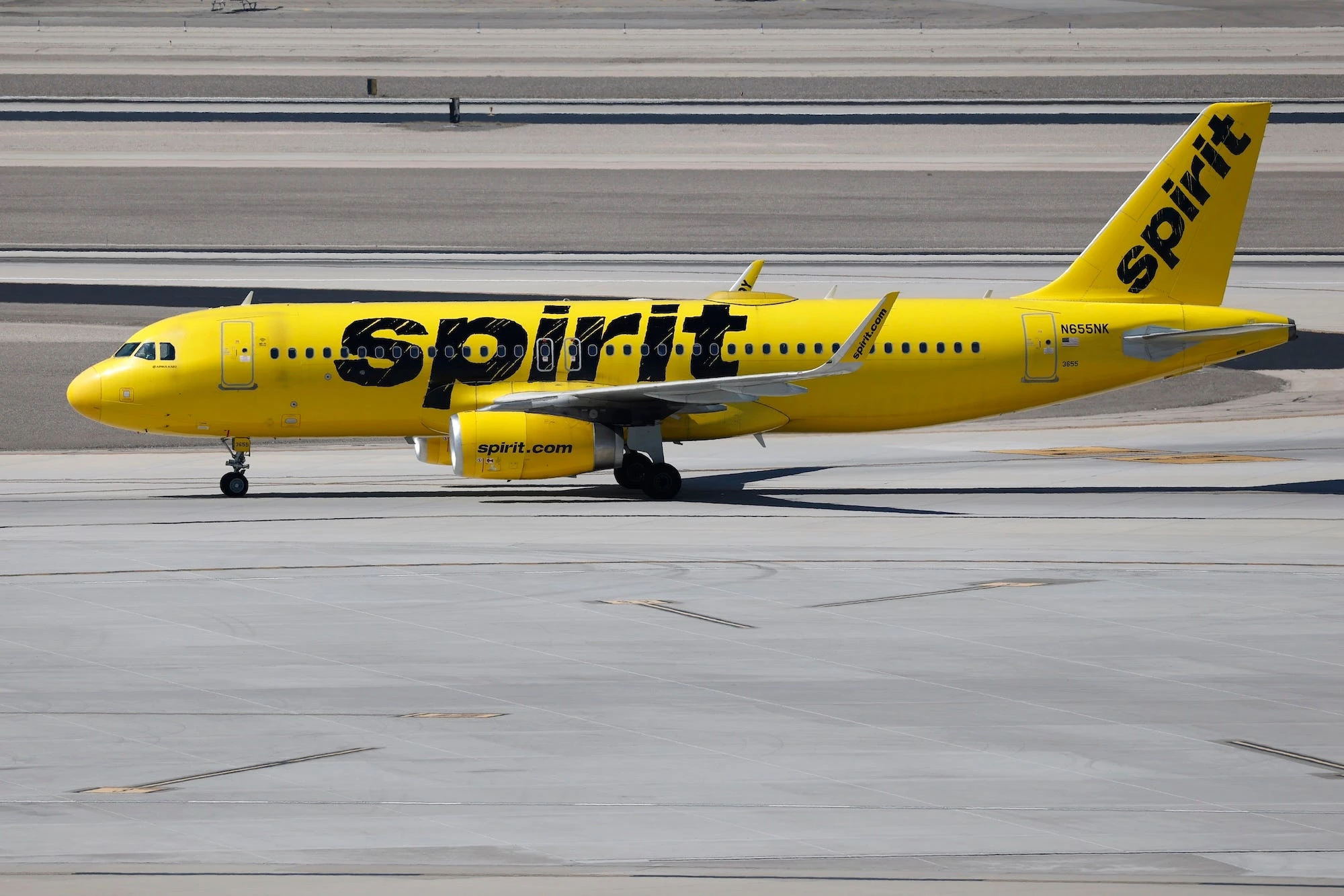 Trump says 'maybe' the federal government should help Spirit Airlines