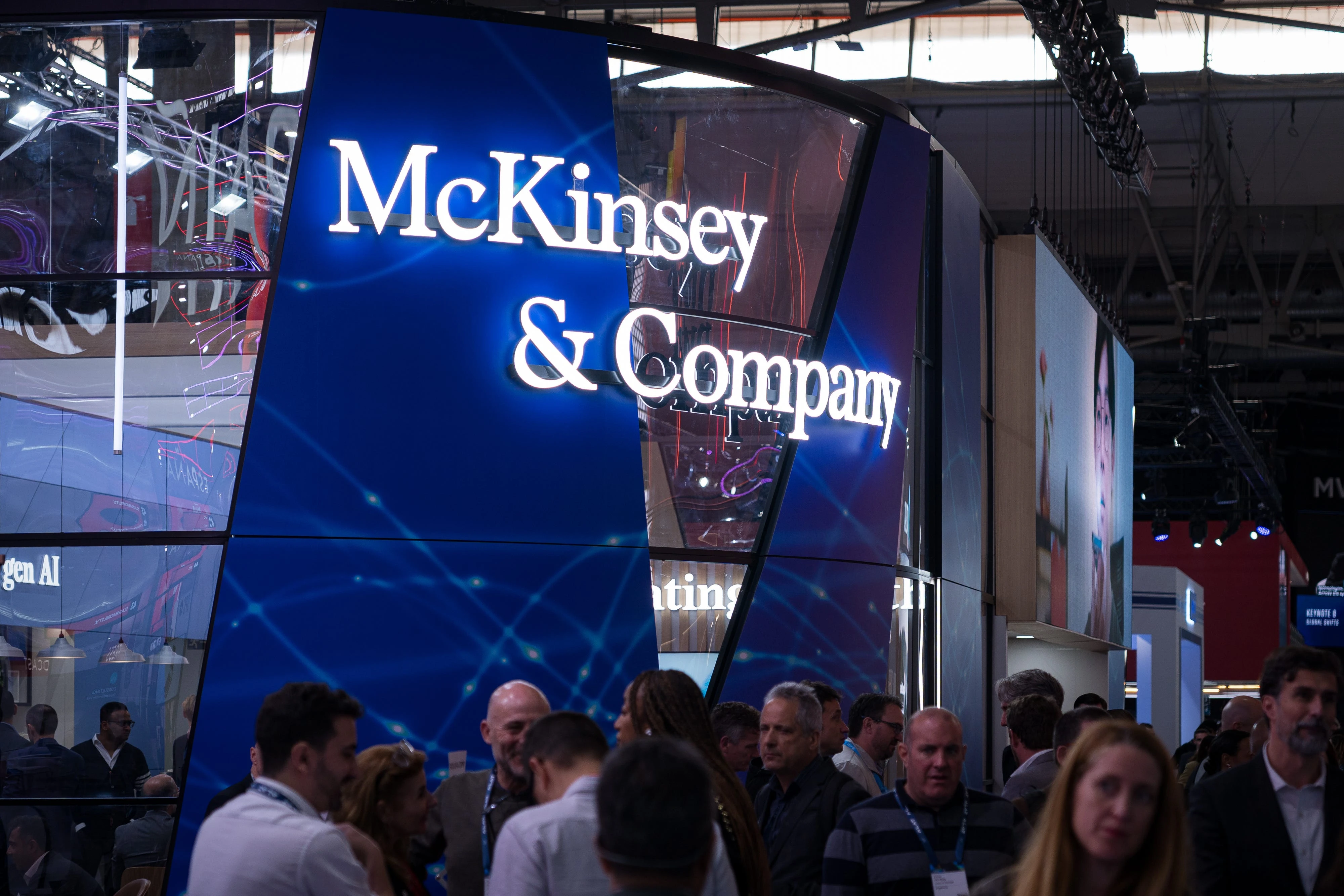 McKinsey consultants are using AI to end their dependence on PowerPoint