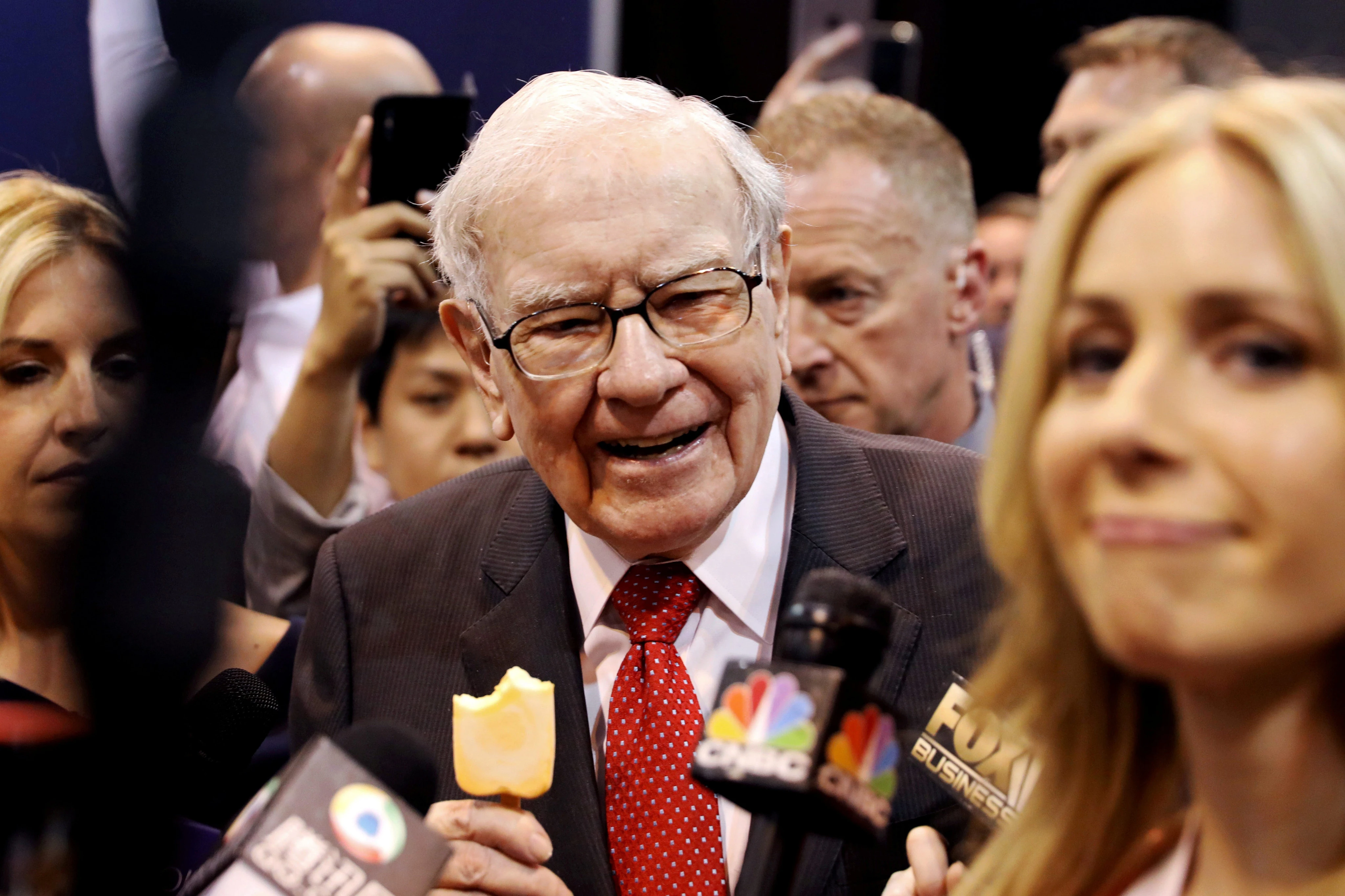 Warren Buffett's Berkshire Hathaway sold another $3 billion of stocks as investor enters home stretch as CEO