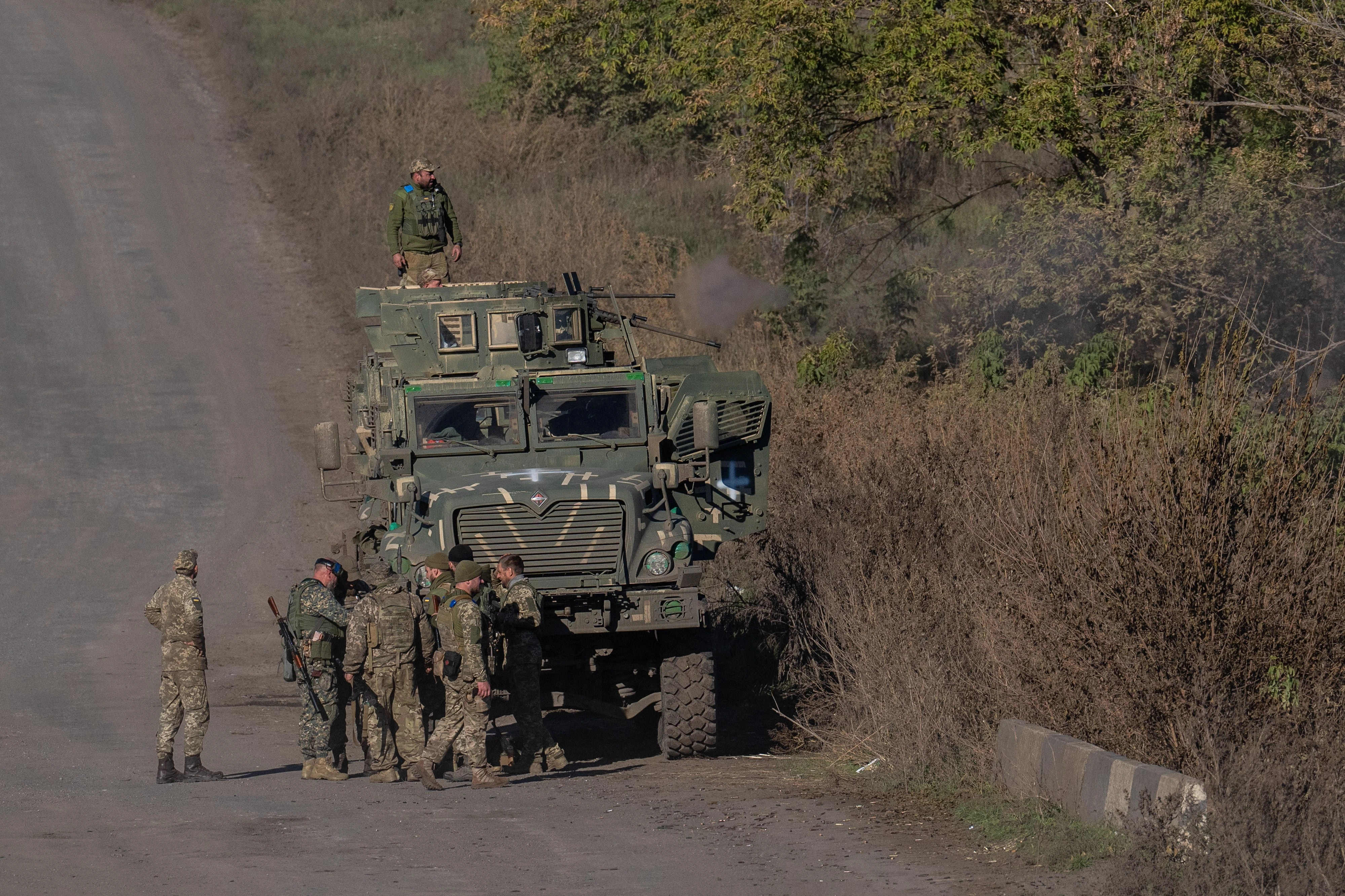 US-made MaxxPro armored vehicle proves it can resist explosive blasts, a Ukraine war video appears to show