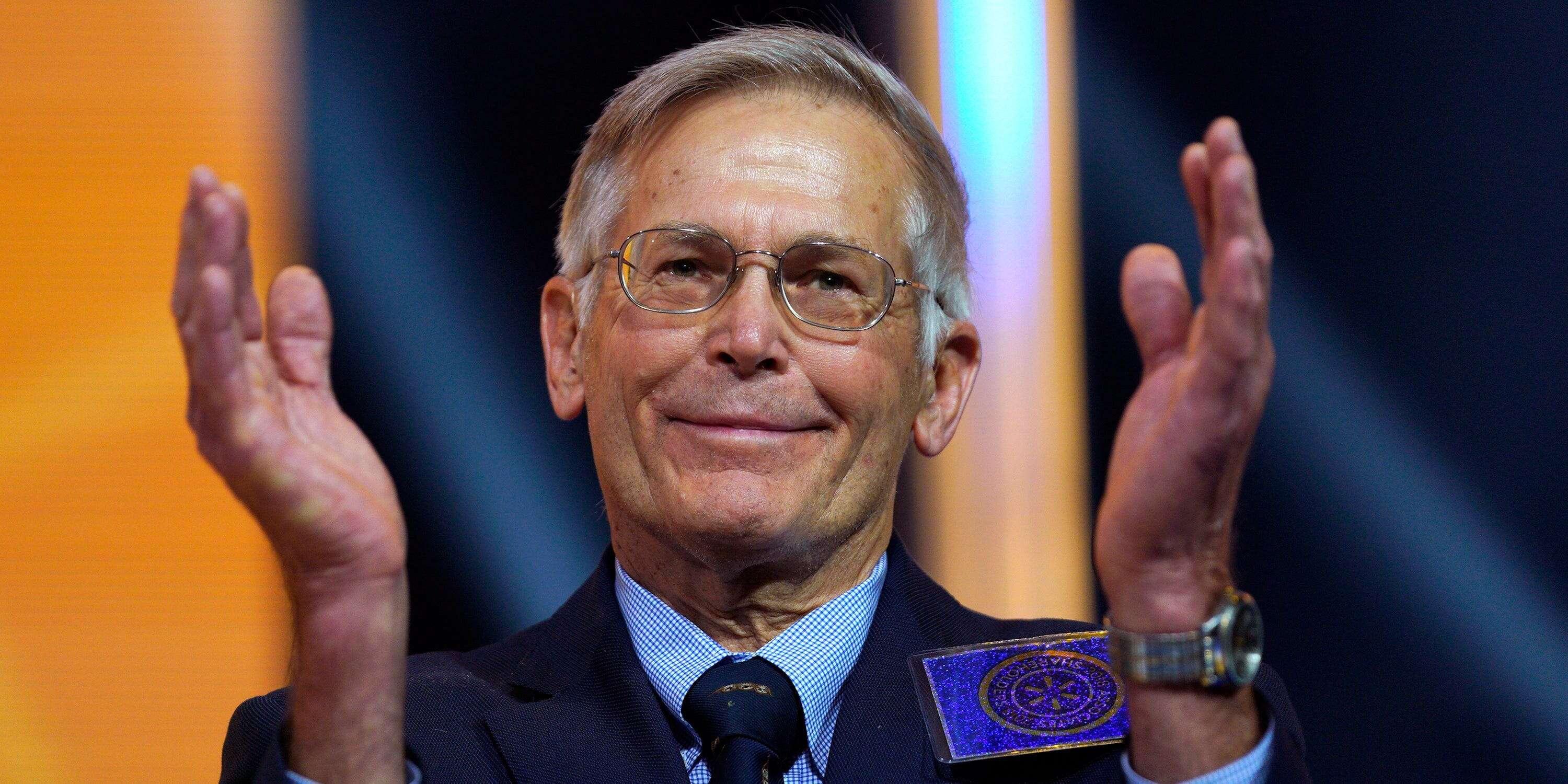 Walmart heir Jim Walton just joined the $100 billion club