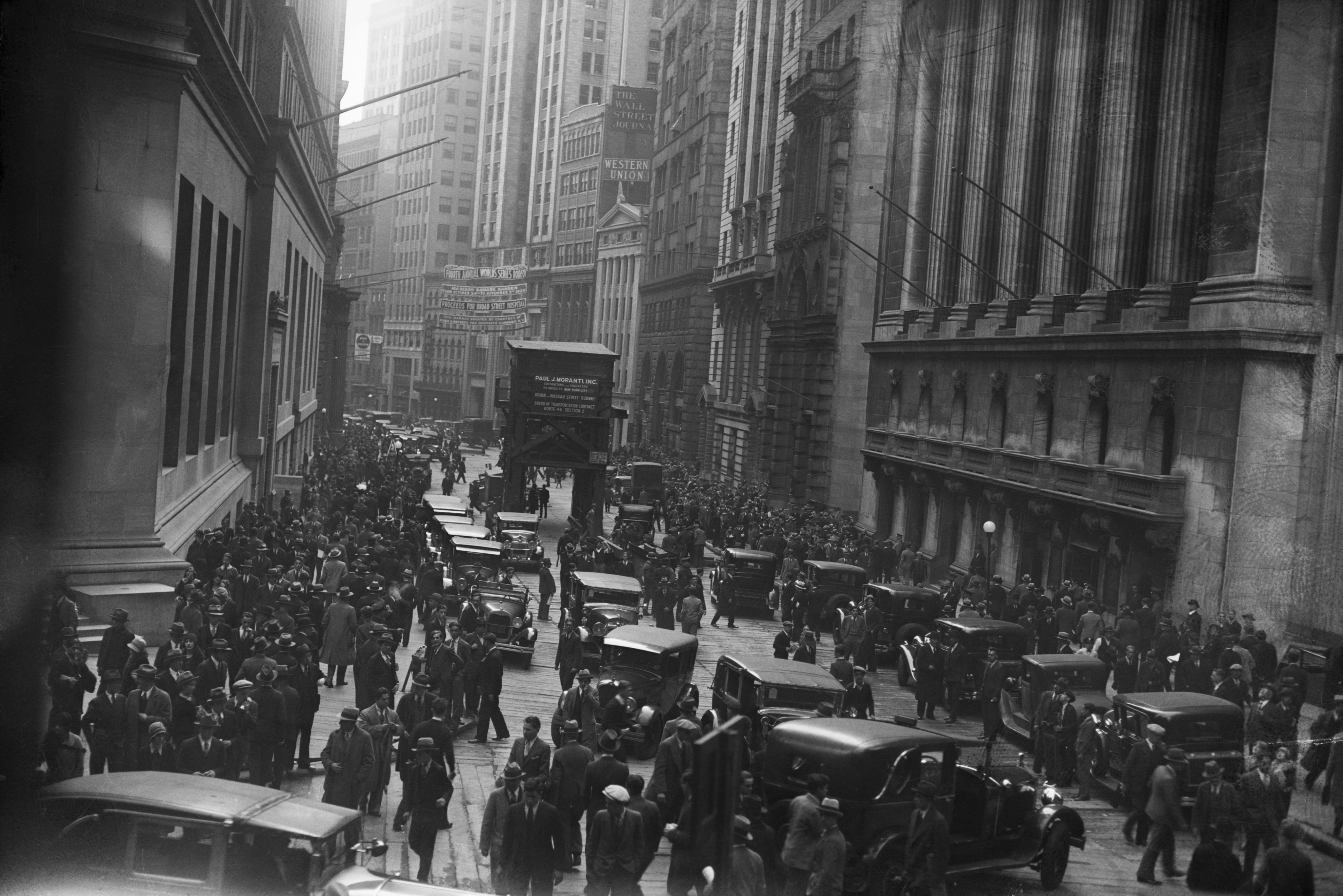 20 vintage photos show the 1929 stock market crash that set off the Great Depression