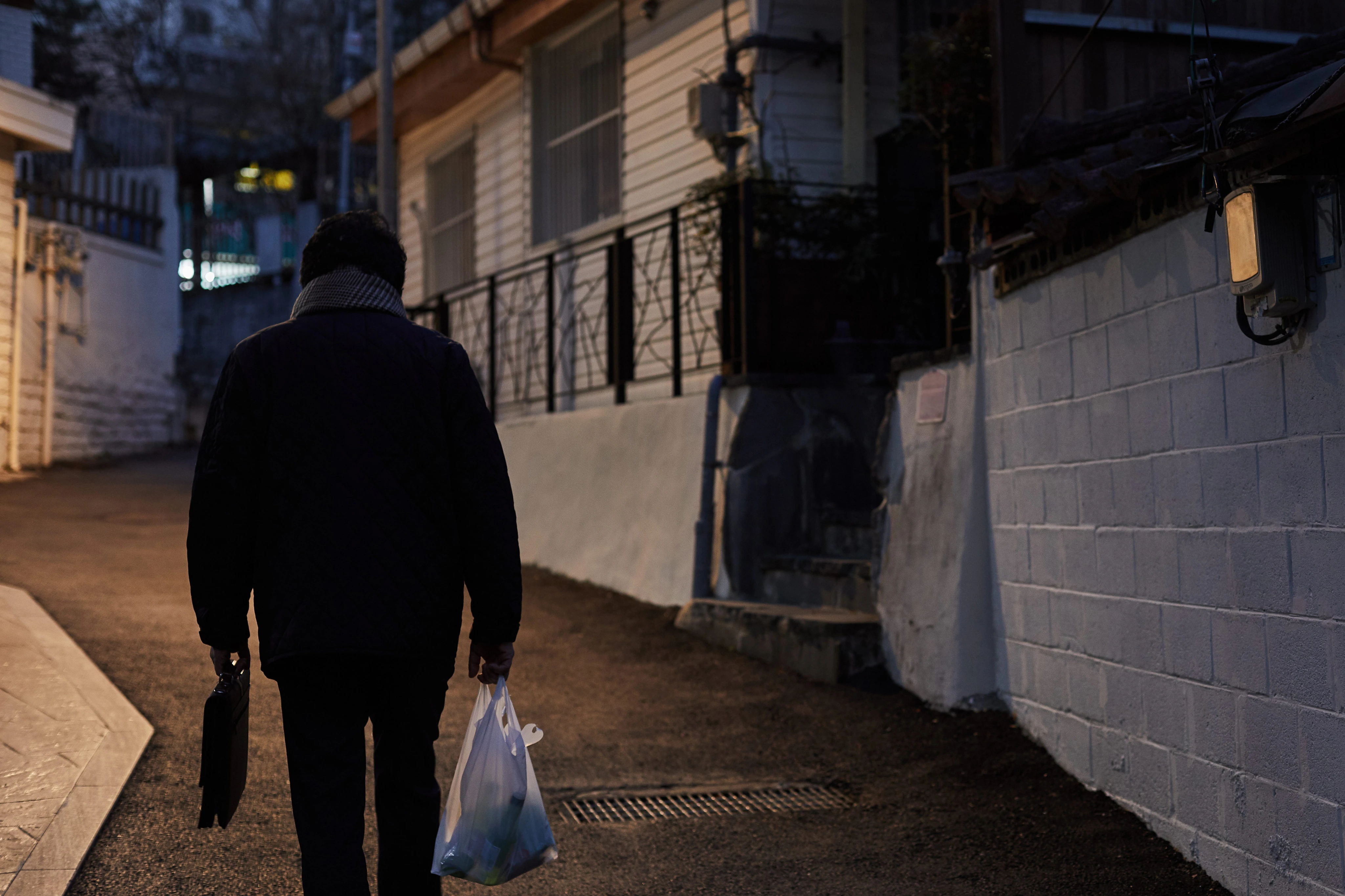 I'm 40 and $300,000 in debt after my startup failed. I'm living on $10 a day in South Korea.