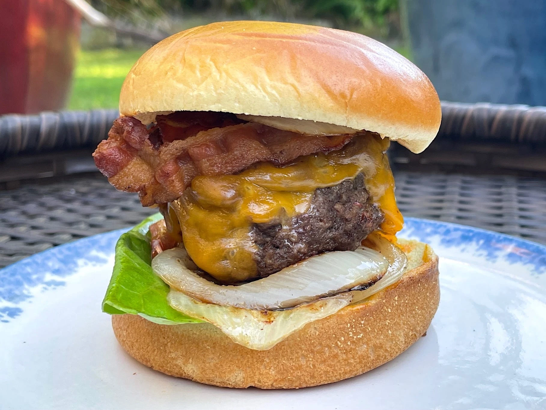I made Gordon Ramsay's 'perfect' 10-minute burger, and it tasted restaurant-worthy