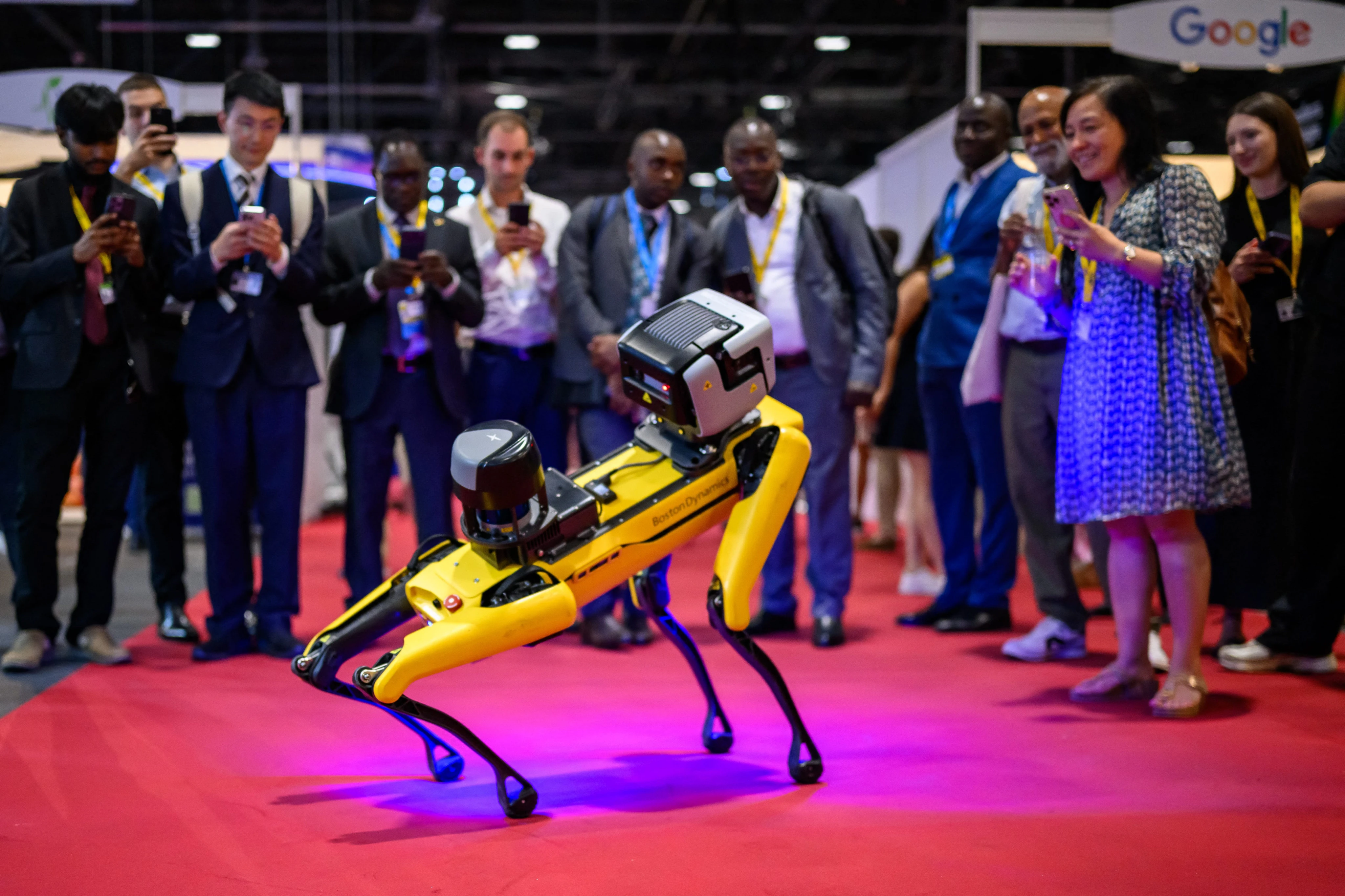 Robot dogs could soon leave packages at your doorstep — automating delivery's 'final frontier'