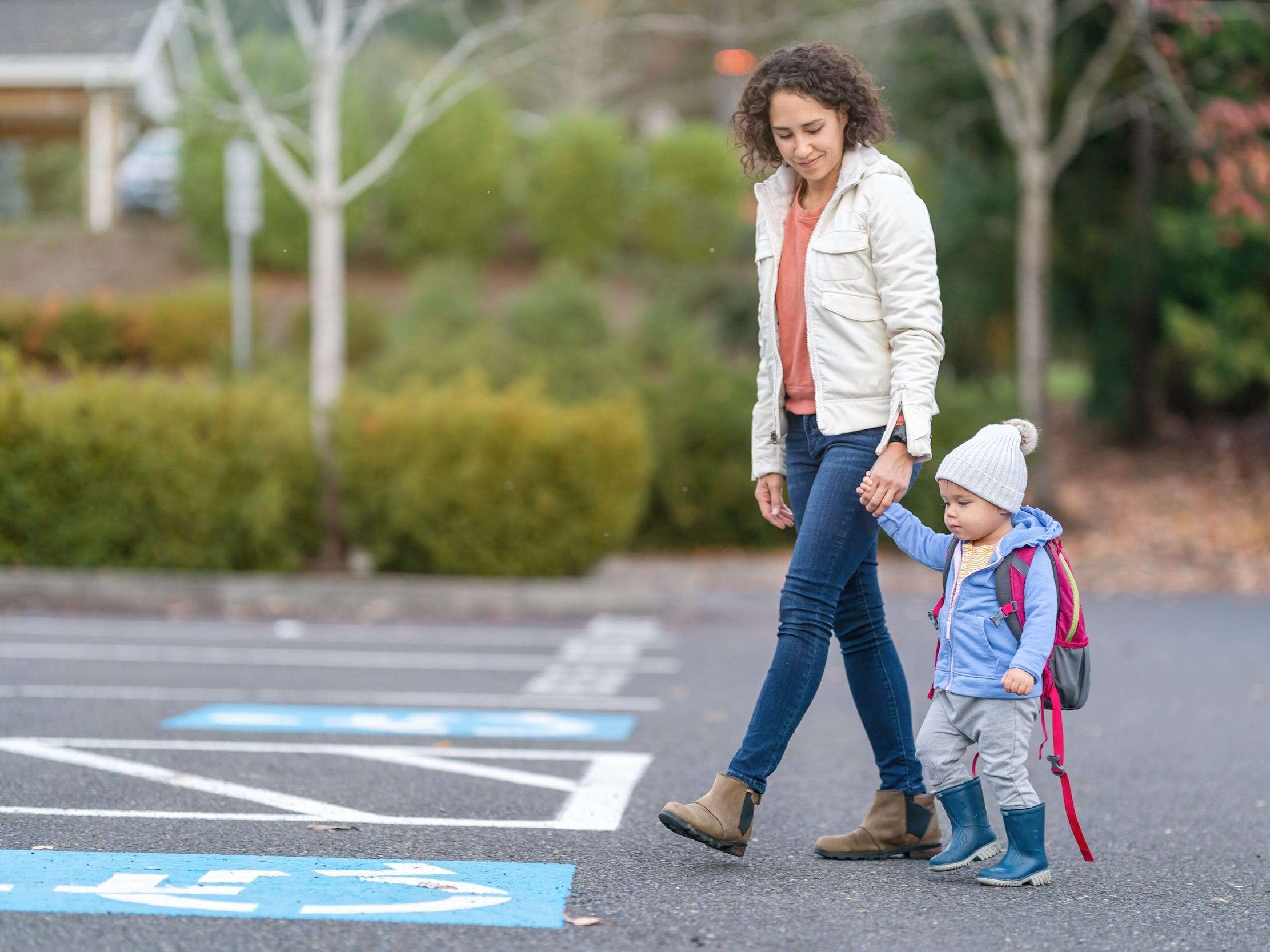 Parents make more money if their kids are enrolled in universal pre-K, study finds. Here's why.