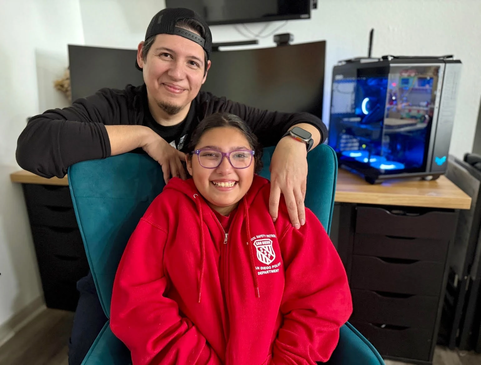 I quit my job 6 years ago to take care of my daughter. Now my side hustle brings up to $25,000 a month.