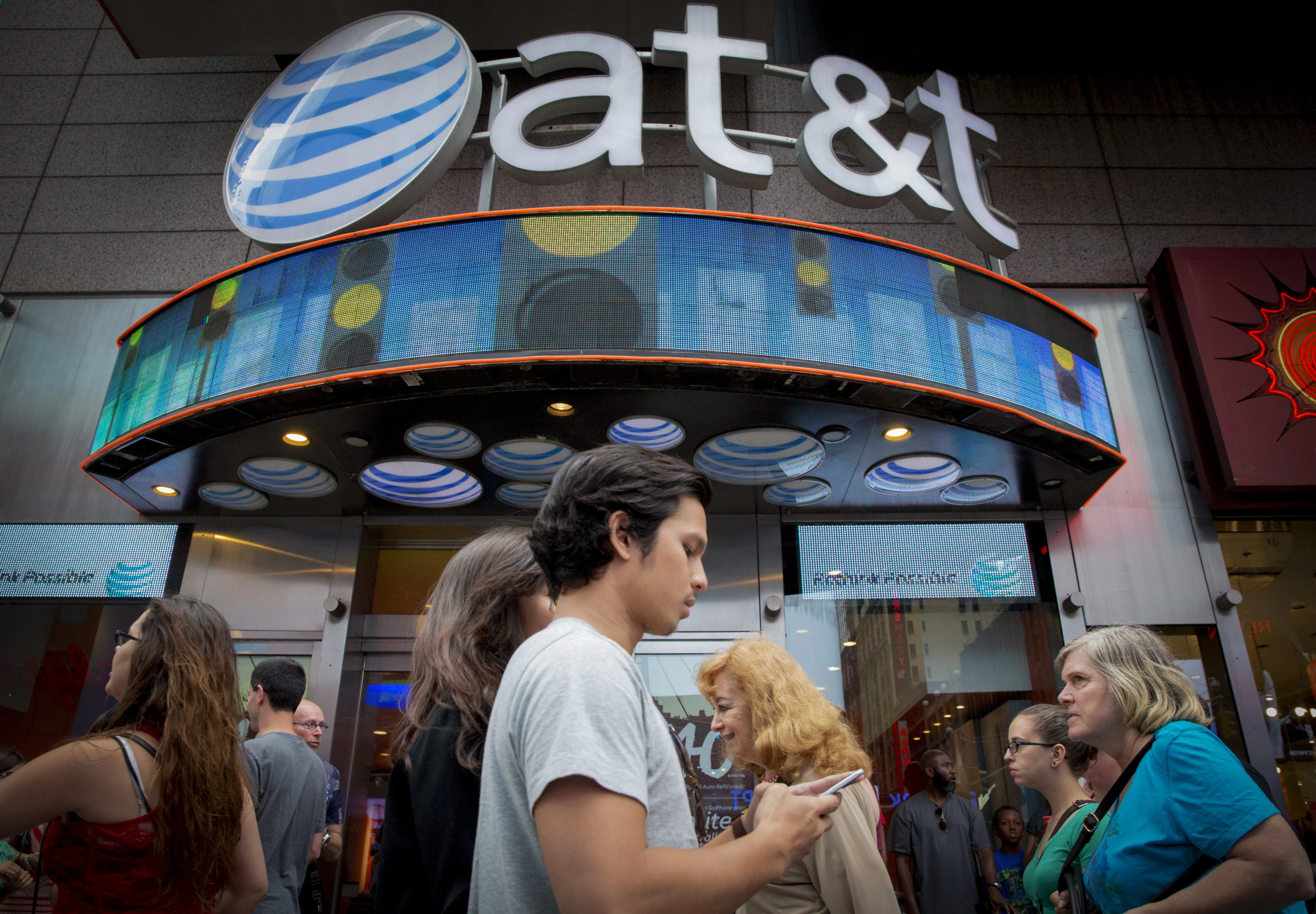 AT&T salaries revealed: How much the telecom giant pays designers, software engineers, and other tech workers