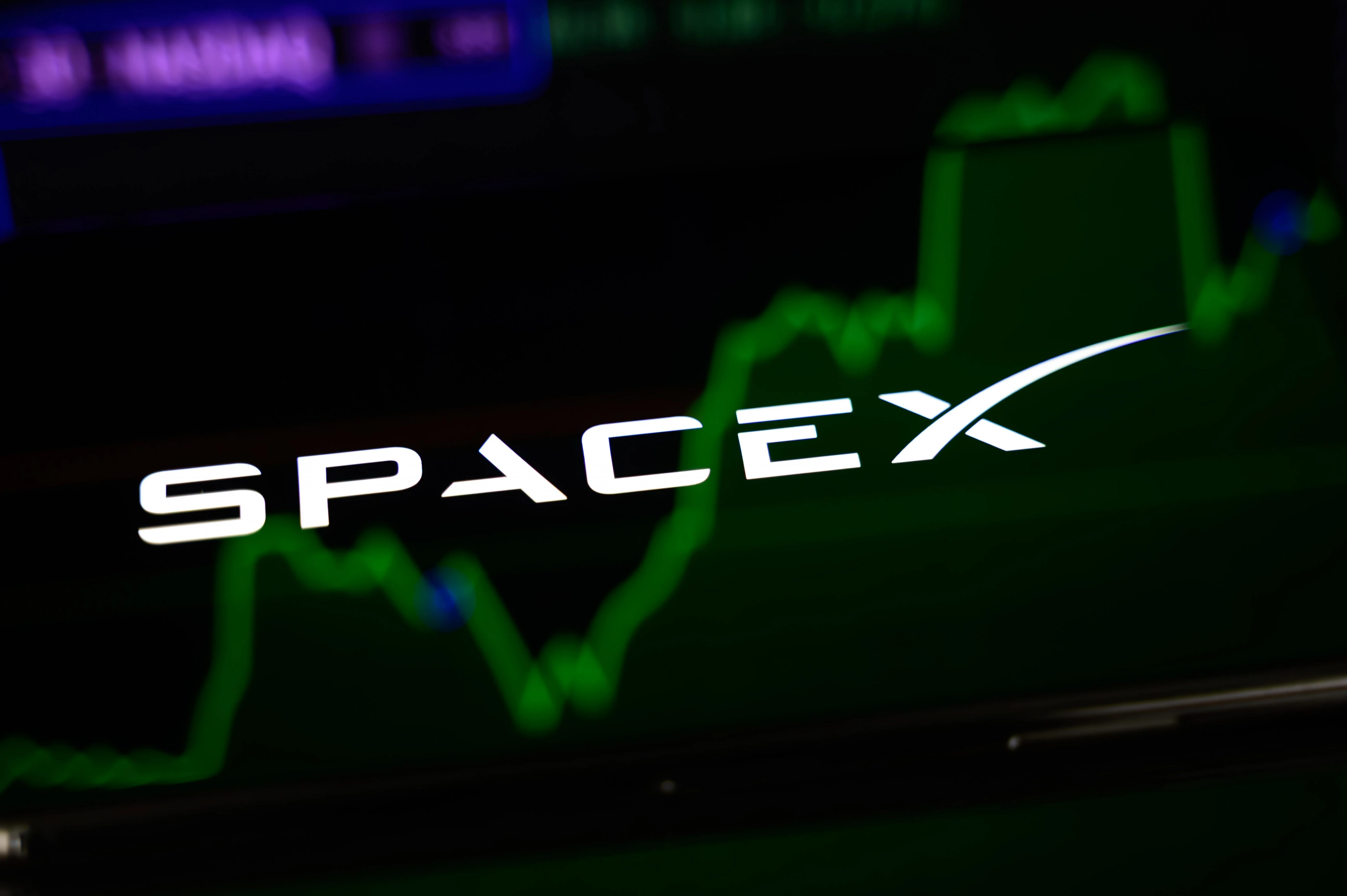SpaceX wants to raise $75 billion for a record-setting IPO