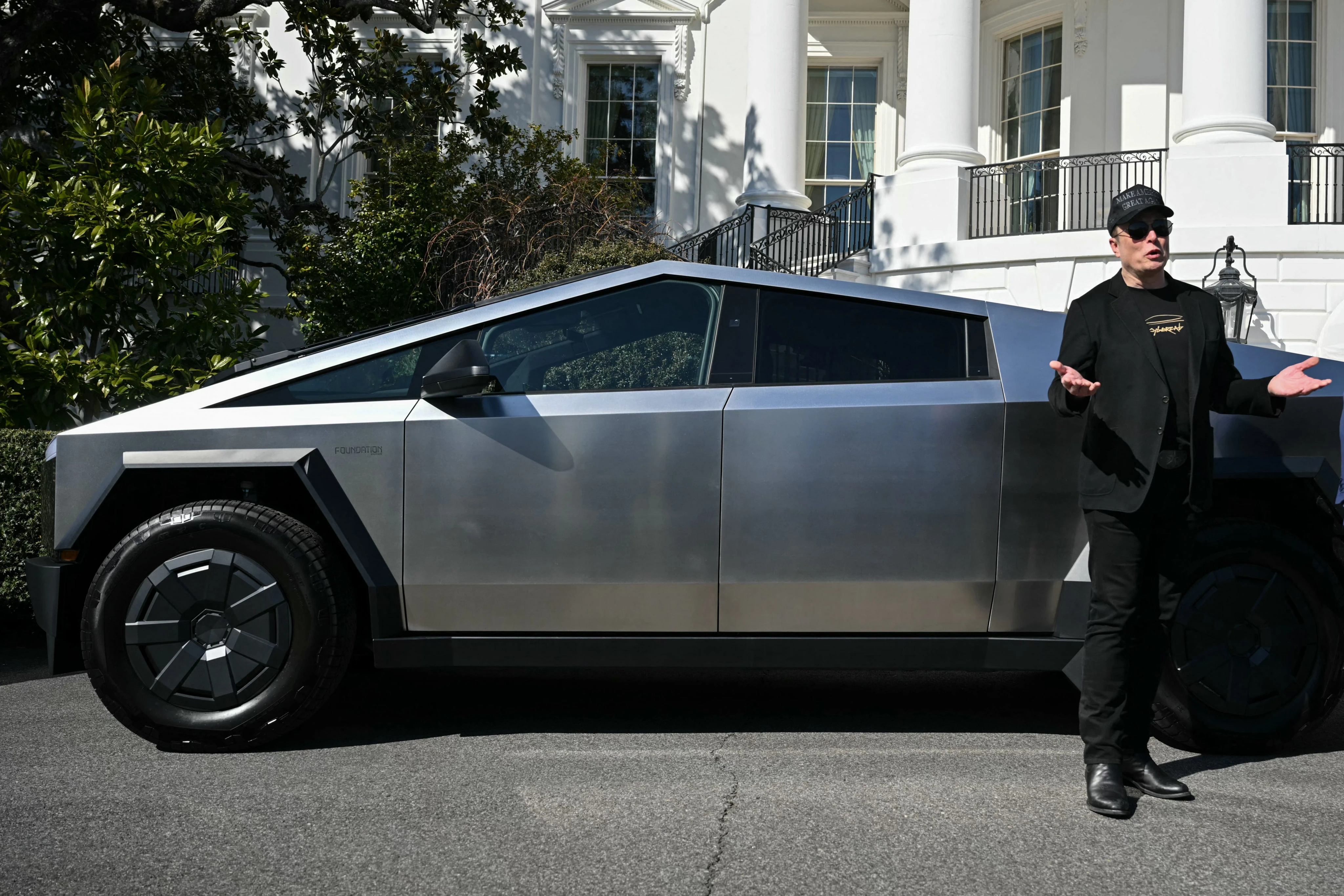 5 big takeaways from Tesla's Q3 earnings call — including fiery words from Musk over $1 trillion pay package