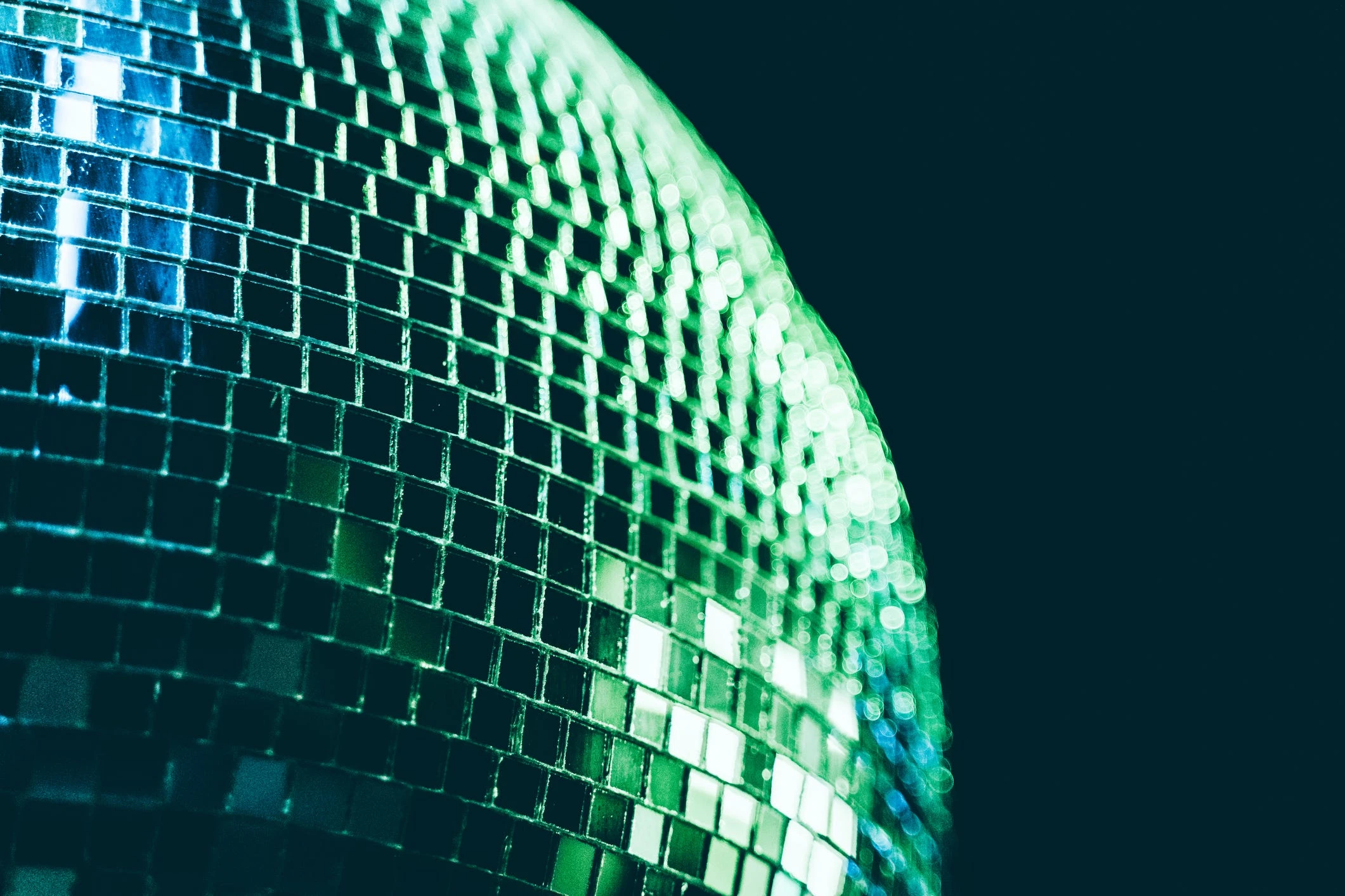 Spotify's disco ball icon is ugly. You looked!