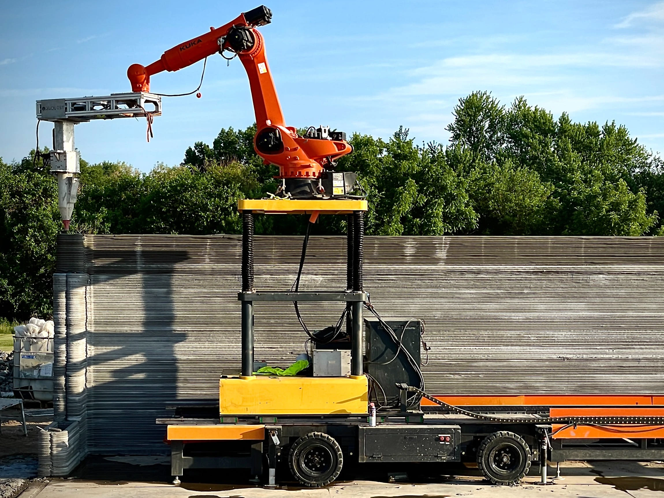 A 3D-printed home builder demolished a house before it was complete. Here's why.