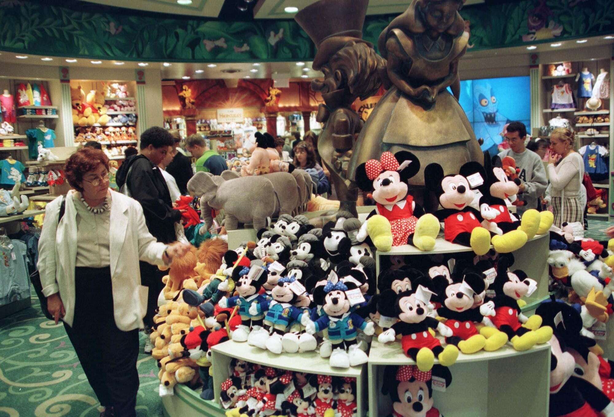 Throwback photos show what shopping at the Disney Store was like in its heyday