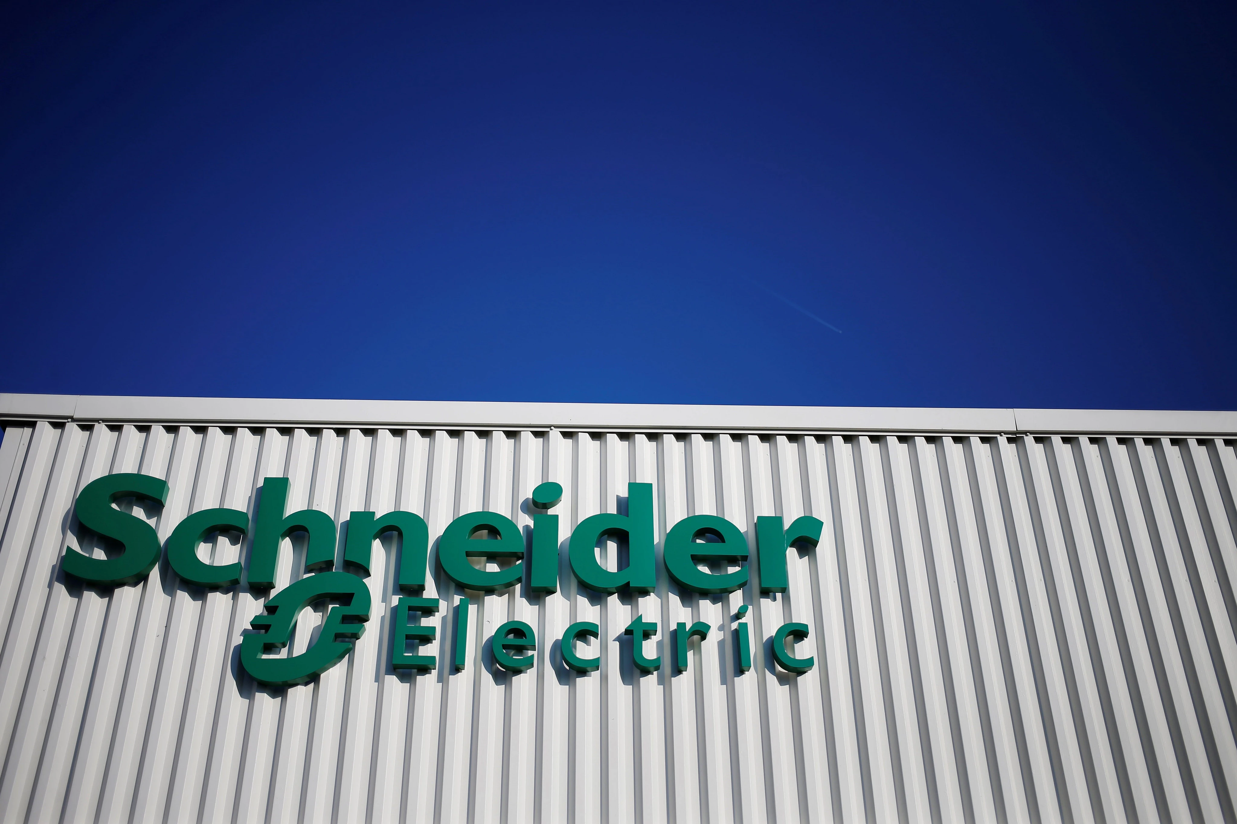 As AI surges, Schneider Electric is teaming up with Nvidia to help data centers manage their energy use. Here's how.