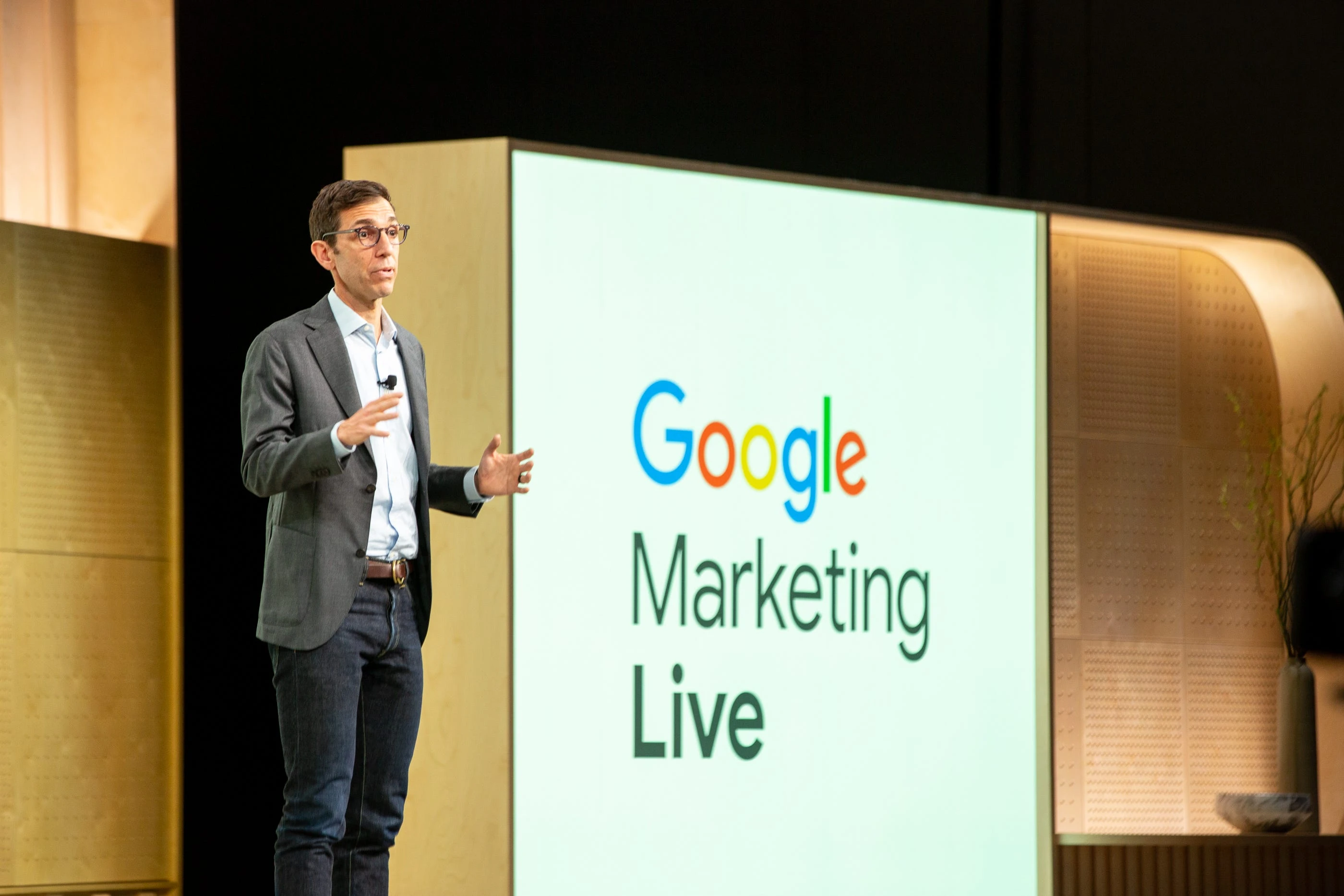 Google Cloud executive and former ads boss Jerry Dischler says he will depart the company
