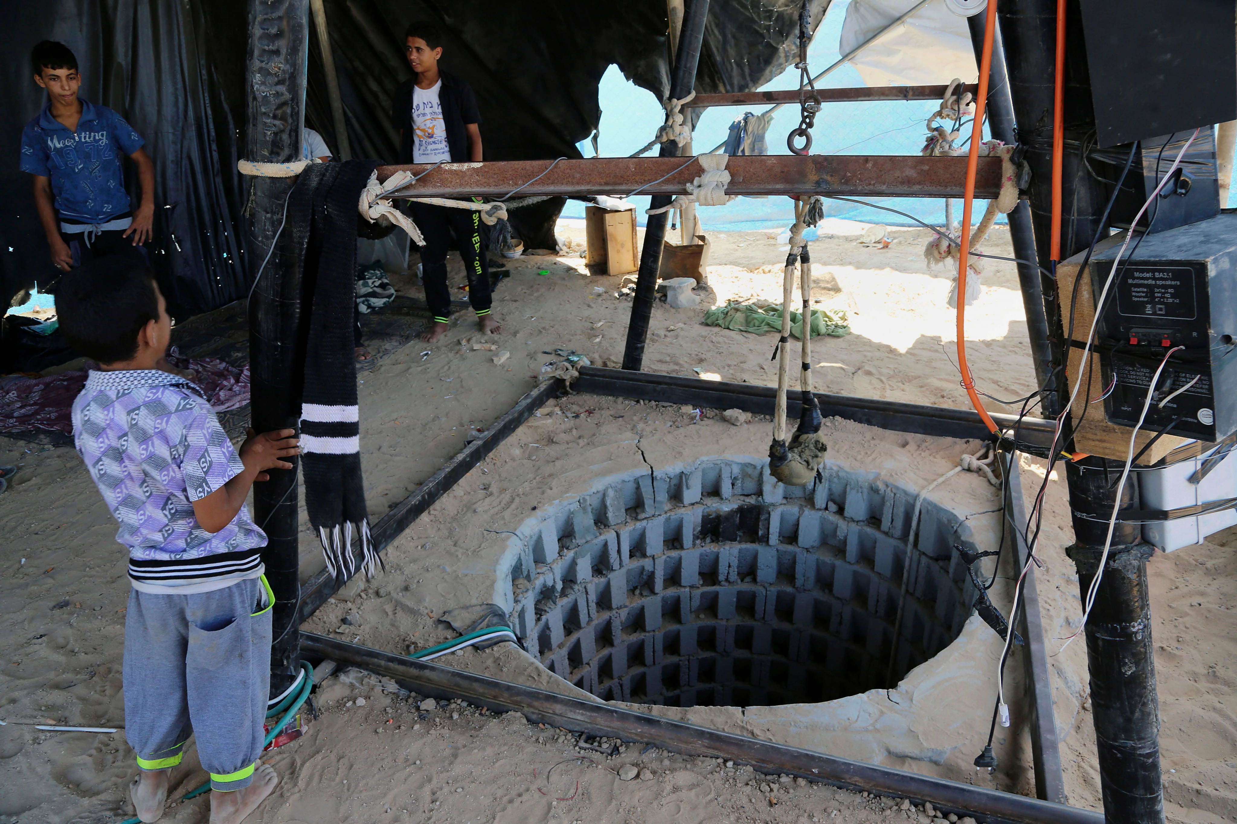 Israel is said to be flooding Hamas tunnels — a tactic Egypt already used in 2013, but with sewage