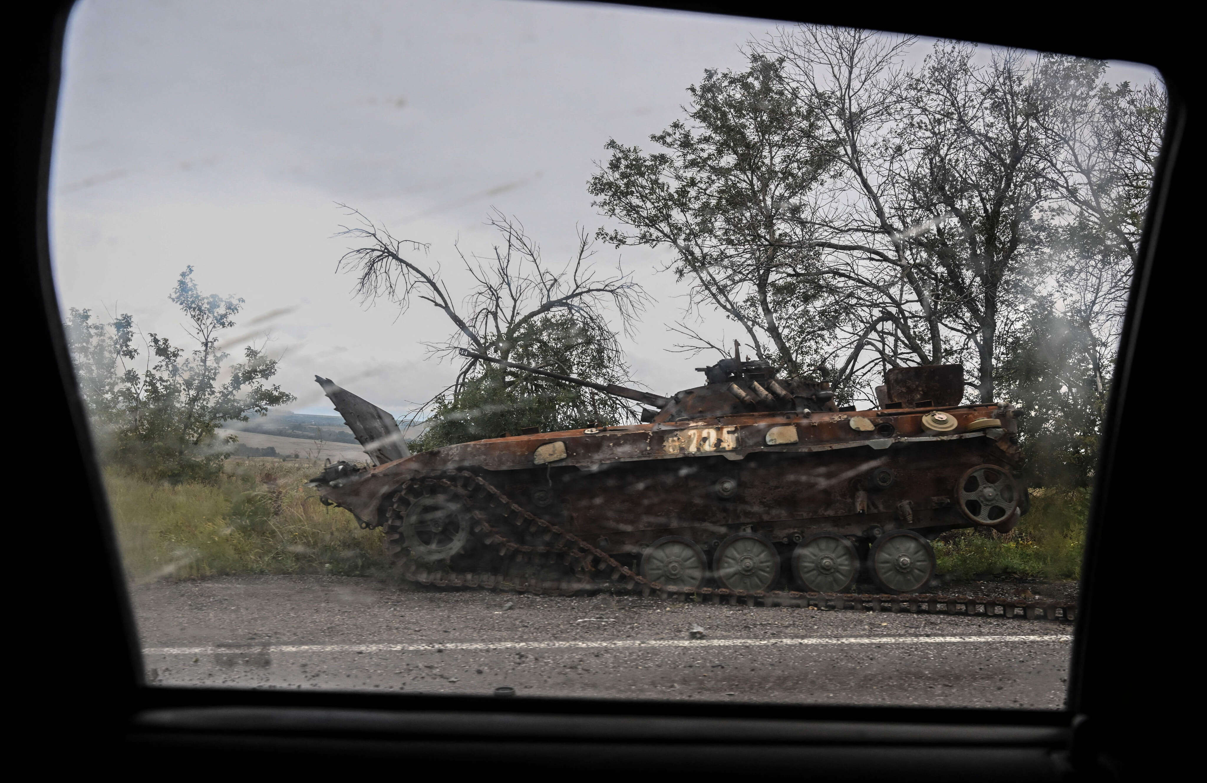 Russian forces appear to be making crude artillery guns by pulling the main armaments off of old BMP armored fighting vehicles