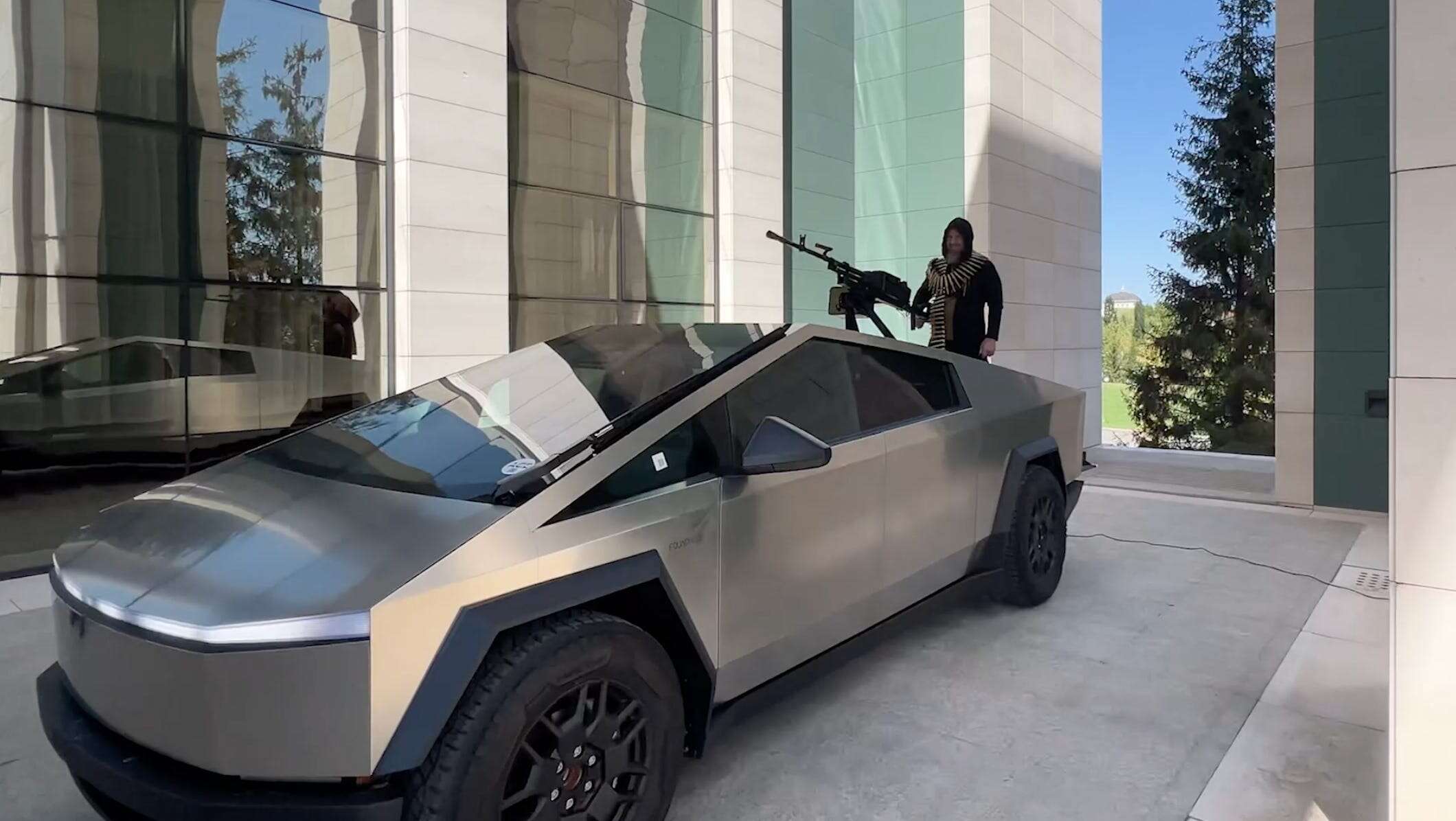 A Russian warlord who seemingly put a machine gun on a Cybertruck says Elon Musk 'remotely disabled' the militarized EV