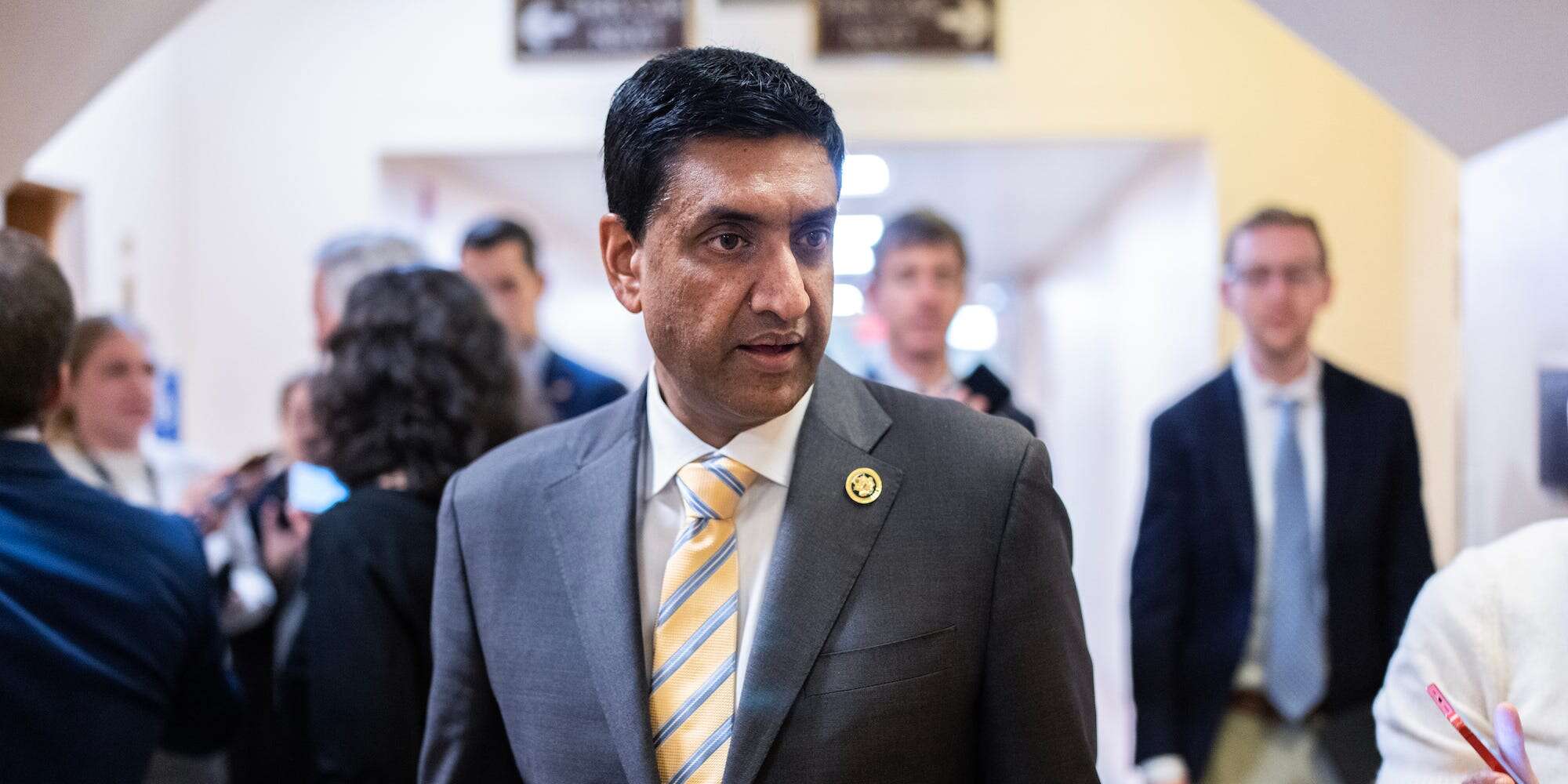 Ro Khanna says Democrats should demand a minimum wage increase in exchange for helping Trump raise the debt ceiling