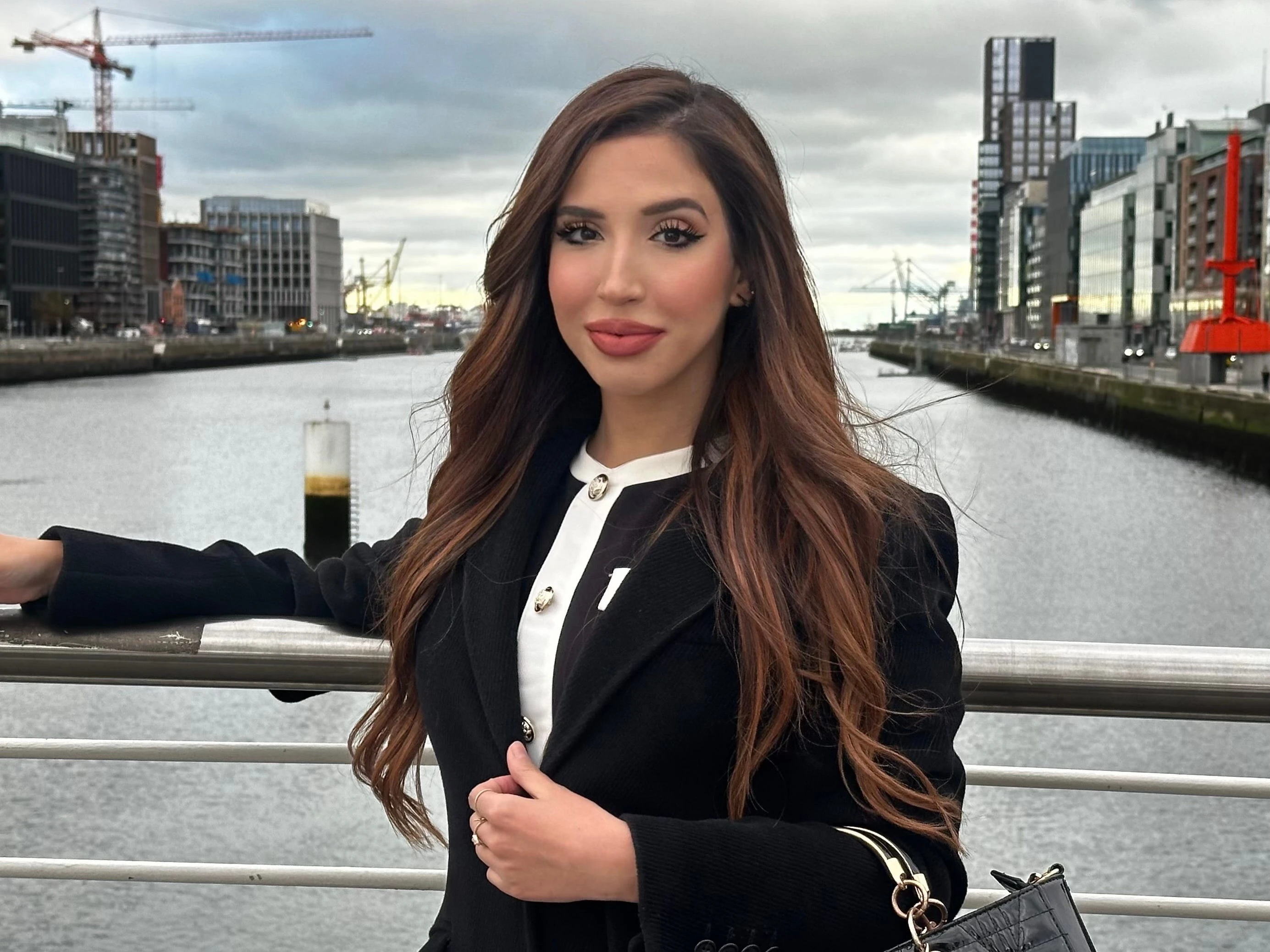 I interviewed at multiple Big Tech companies and landed at Salesforce after a Meta layoff. These 6 things helped me stand out during my job search.