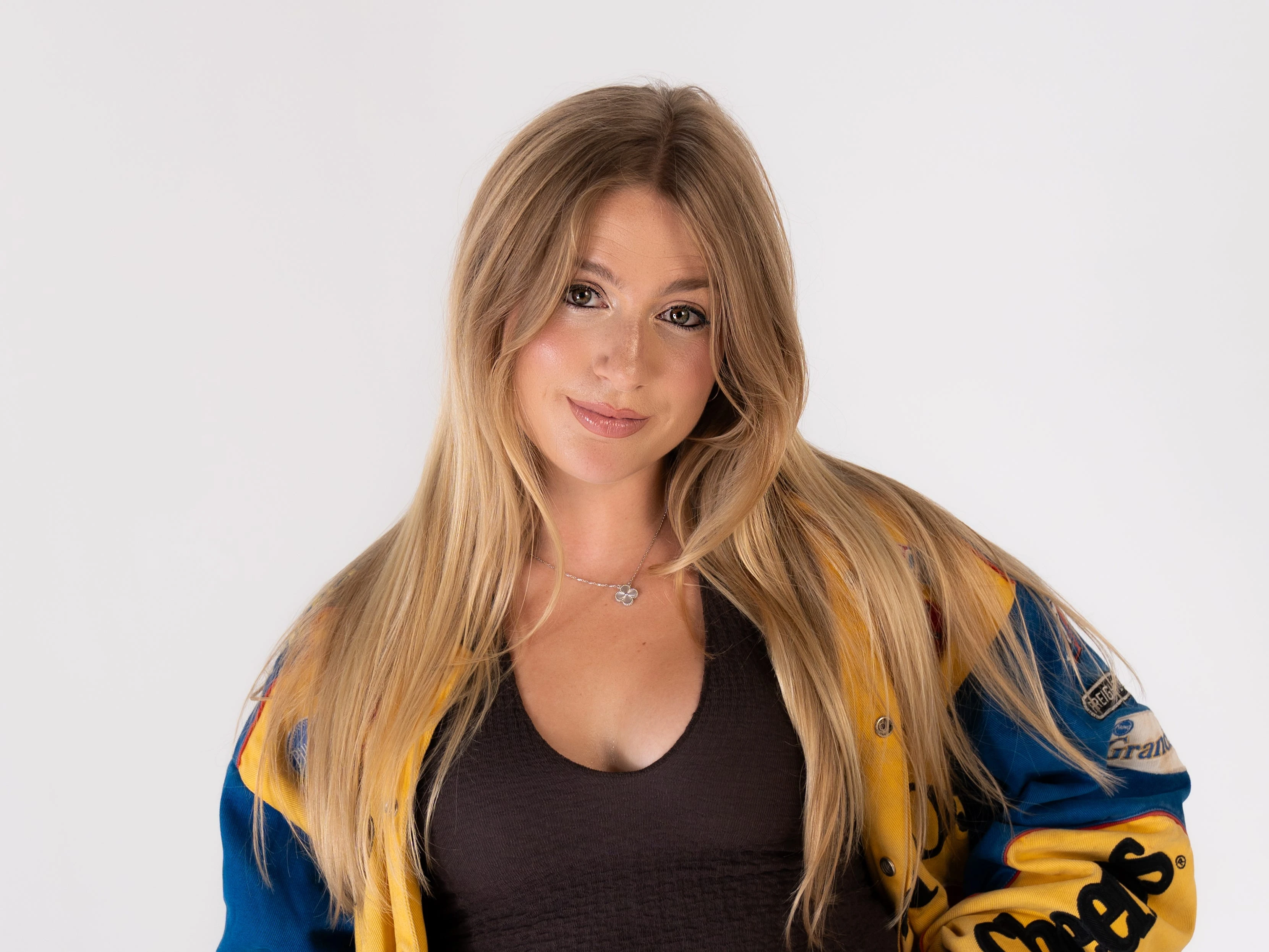Read the pitch deck a 25-year-old startup founder used to raise $14 million for her friendship app
