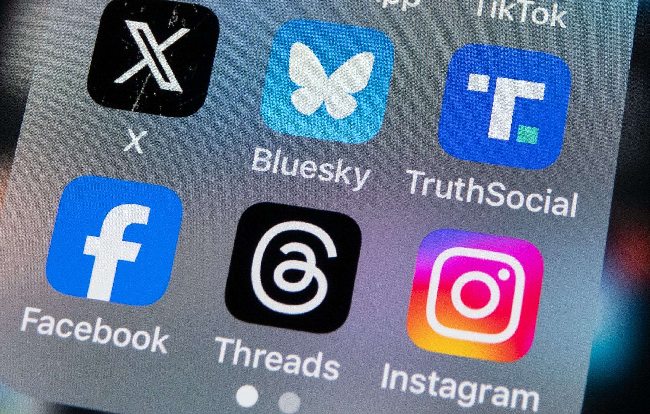 Bluesky versus Threads: A new survey shows a deep political divide between social media's newest rivals