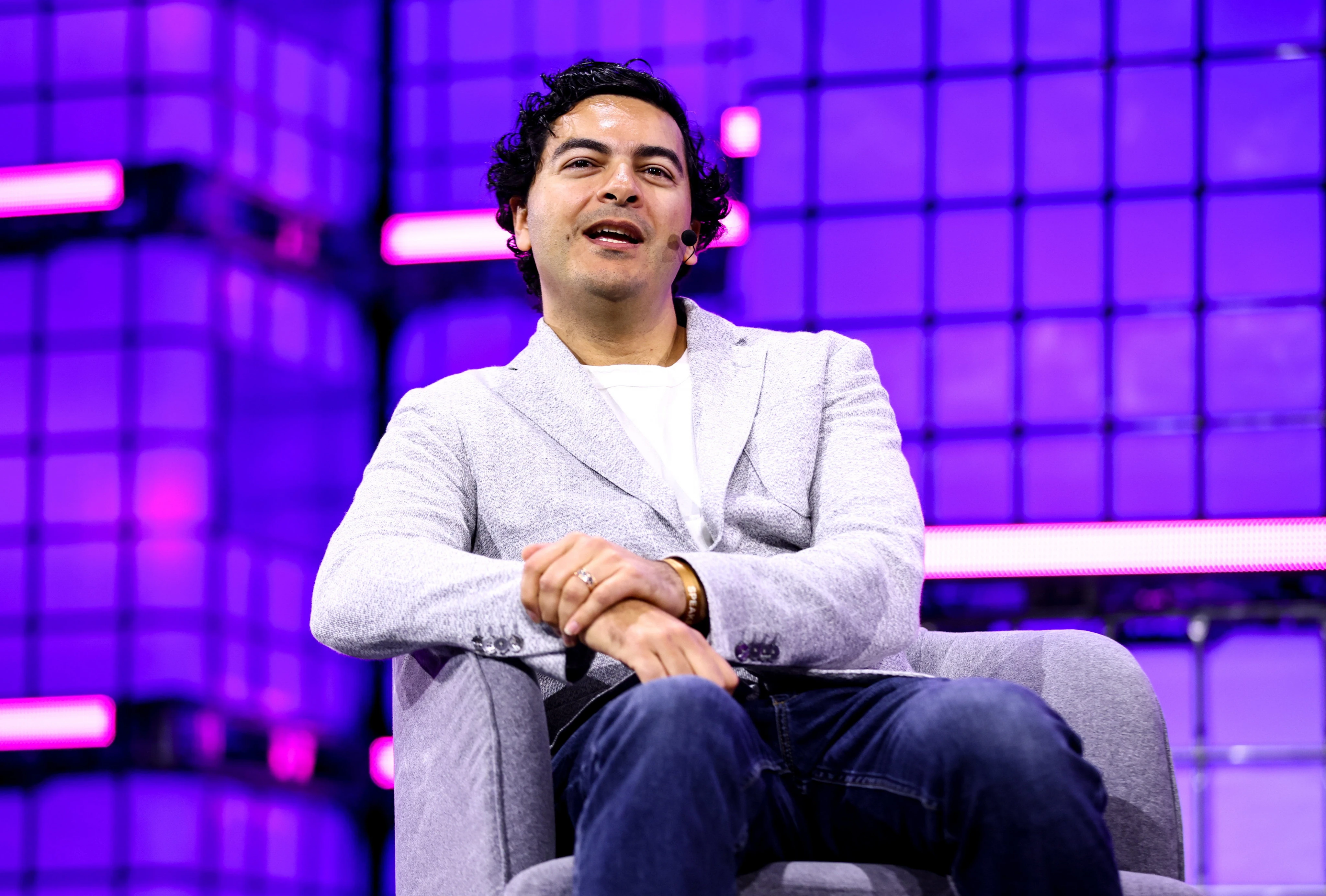 An angel investor in 350 startups, including Airtable and Rippling, says founders shouldn't copy Silicon Valley playbooks
