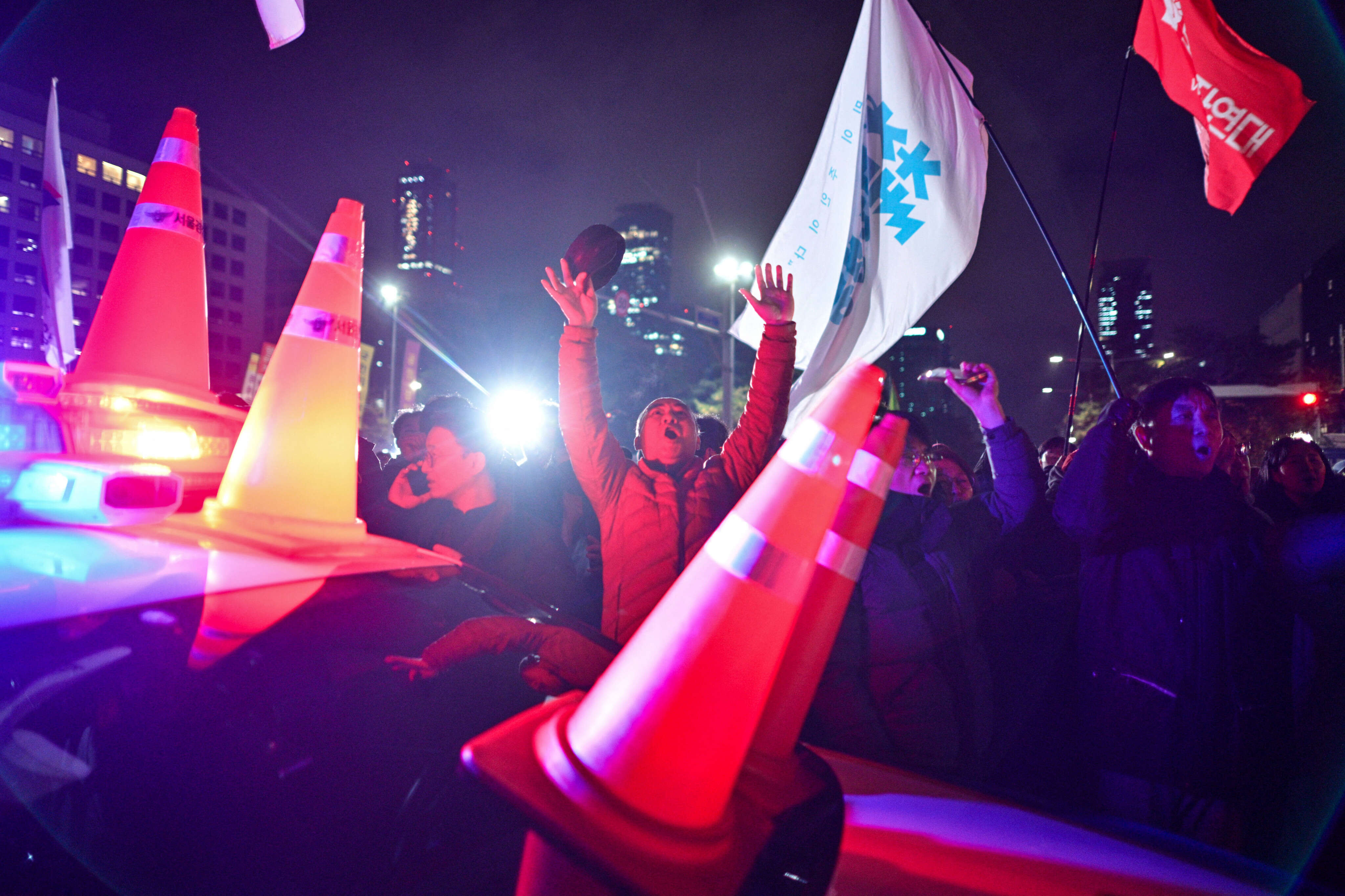 South Korea's largest labor union launches an indefinite strike and calls for the president's resignation