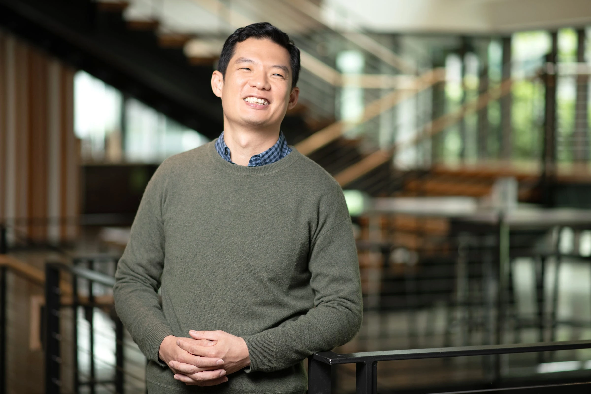 Former Amazon principal engineer says he spent '1-4 hours' reading daily — and it's part of the company's 'secret sauce'