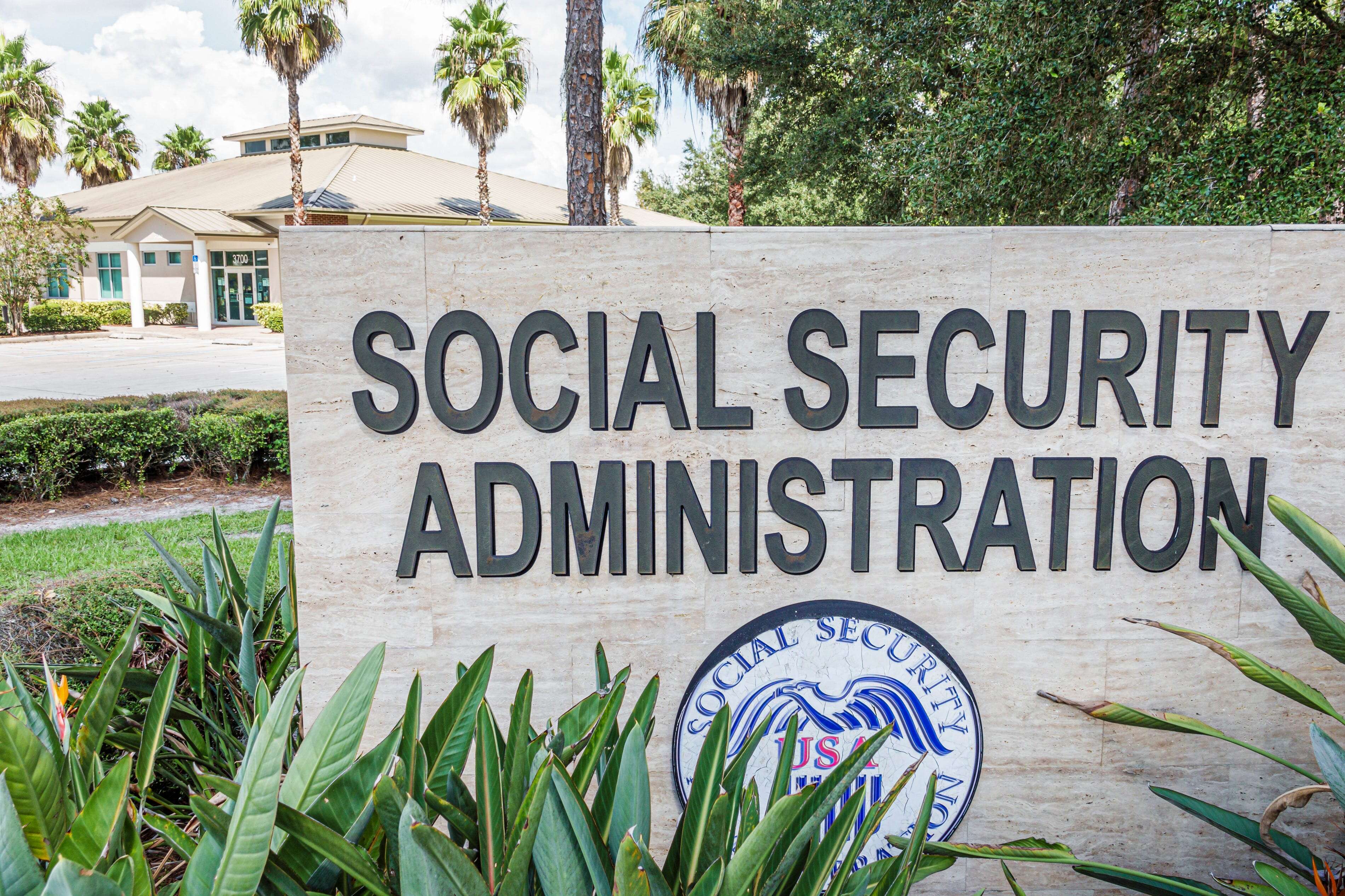 Social Security workers aren't allowed to read news sites at work anymore