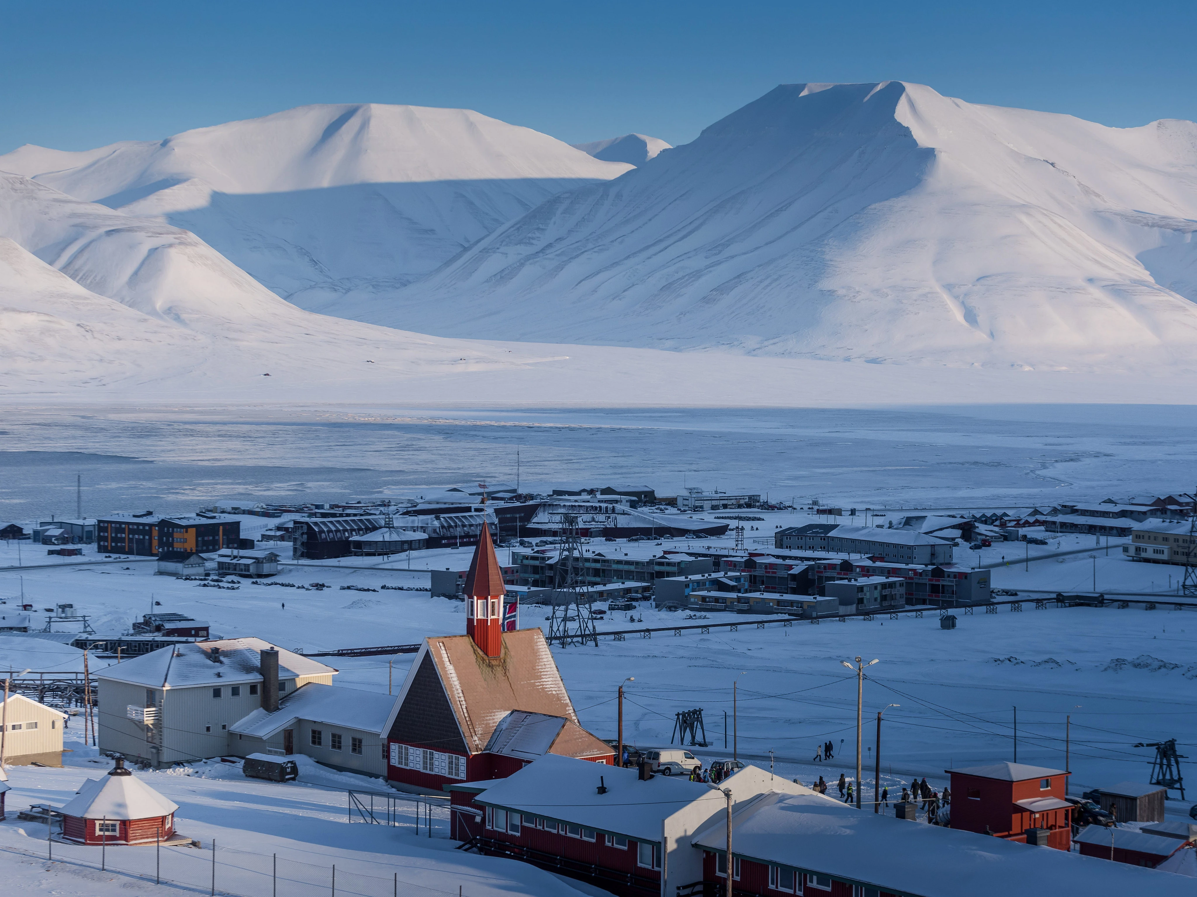 What life is like in the world's northernmost town, where it's dark for 4 months a year and polar bears roam free