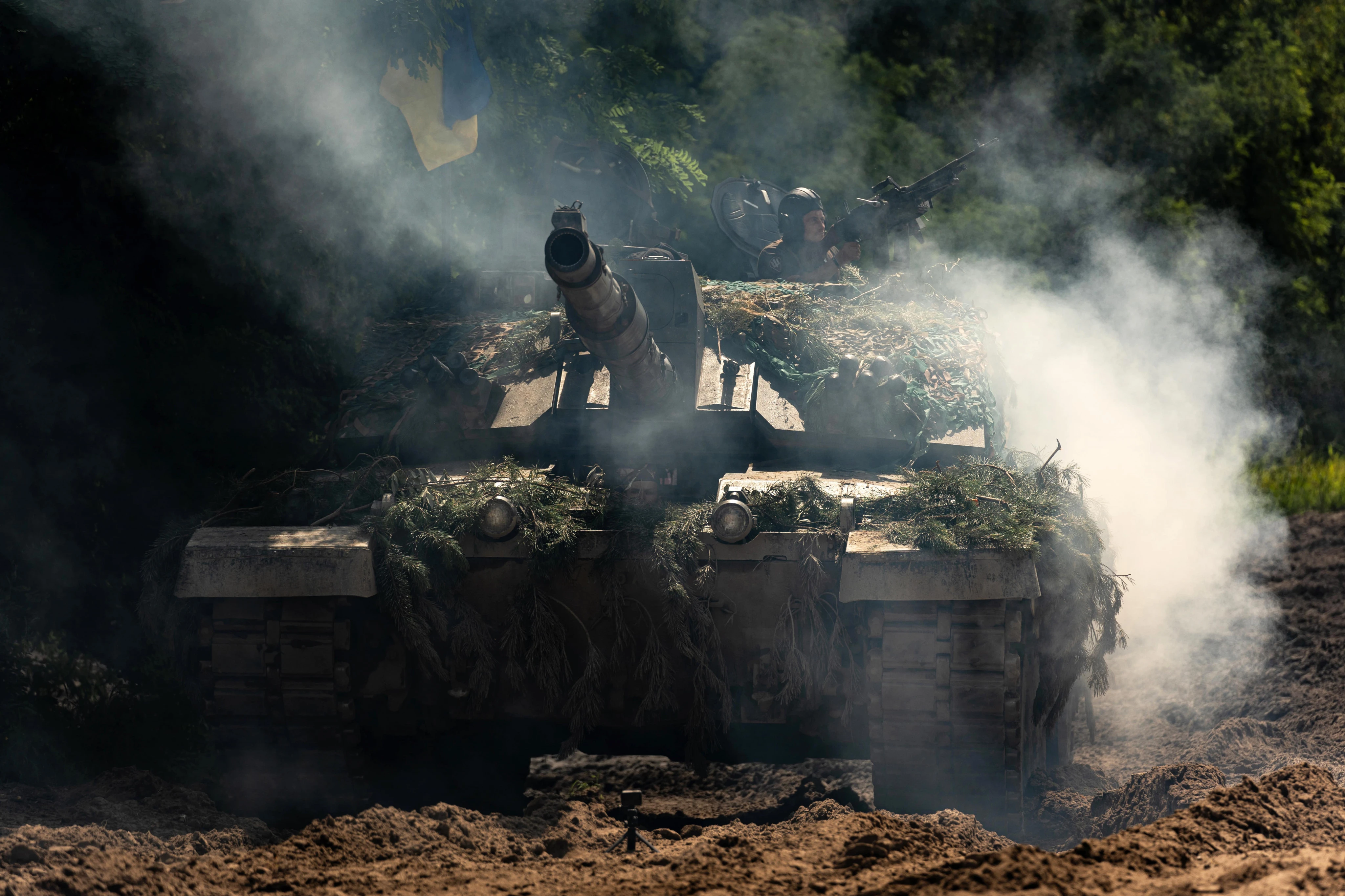 2 war experts say British armor has the same production flaw that contributed to Nazi Germany's downfall
