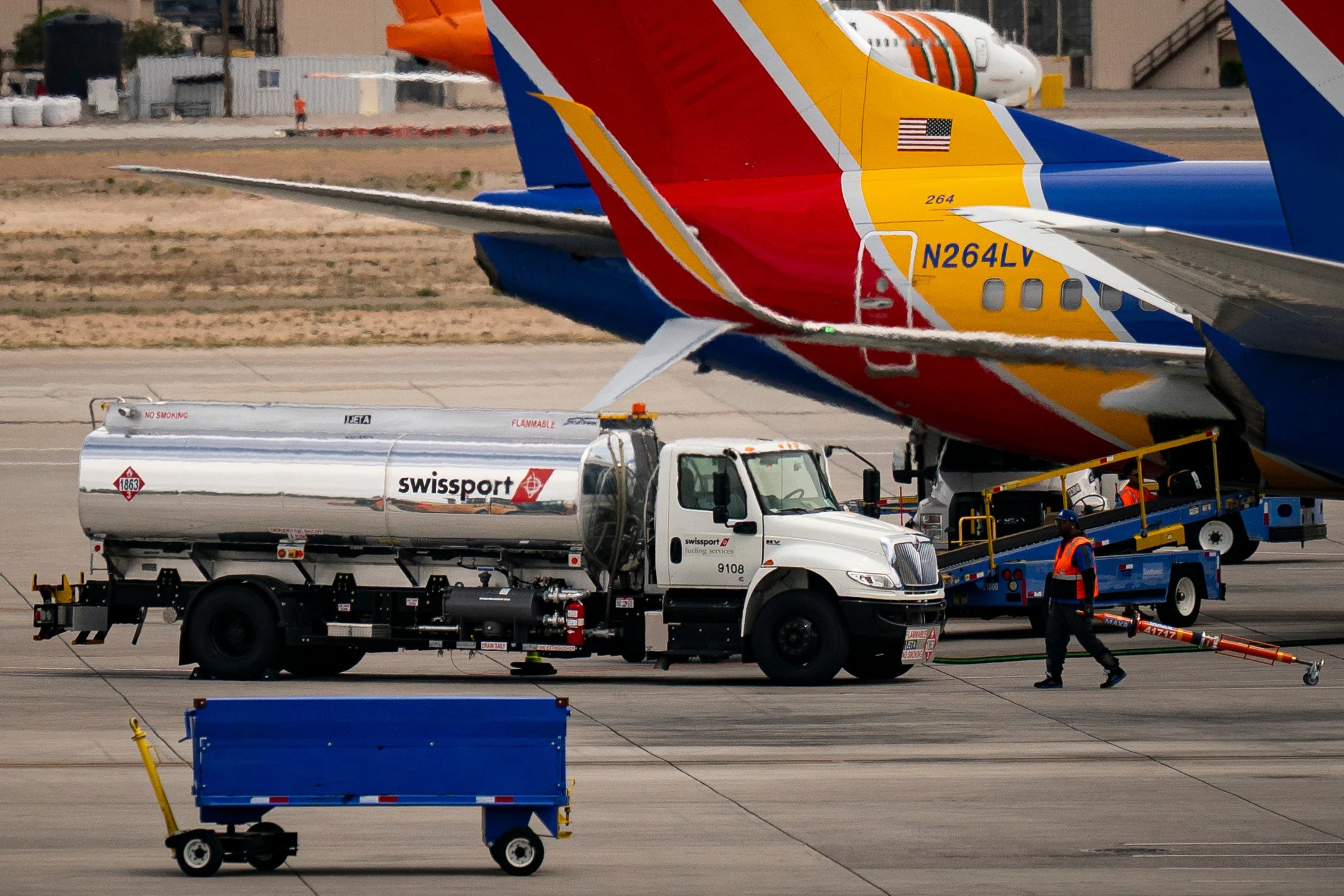 This is how much airlines pay to fuel passenger jets as oil tops $100 a barrel — and what it means for ticket prices