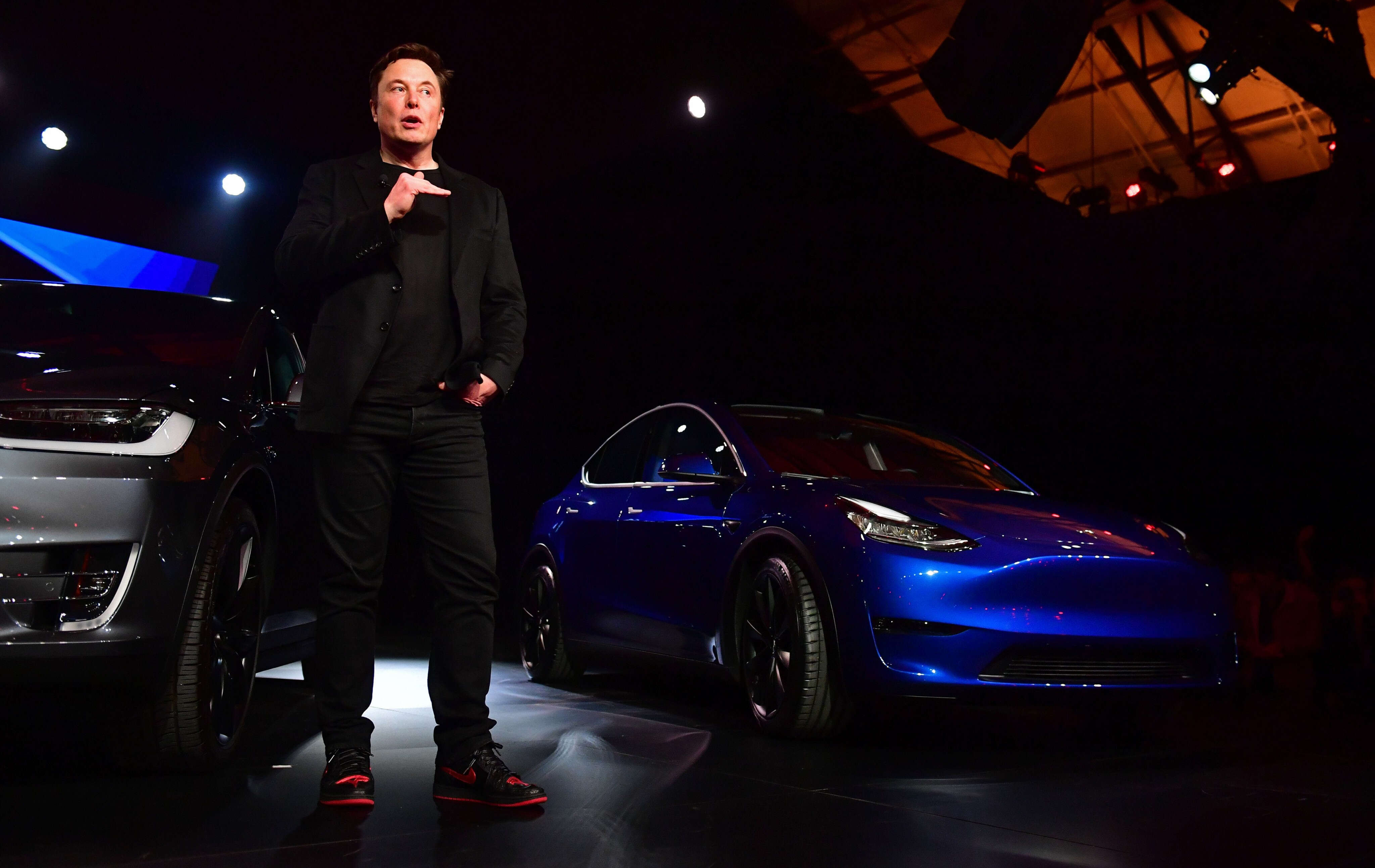 Elon Musk's 9 p.m. all-hands Tesla meeting shows what he can get away with