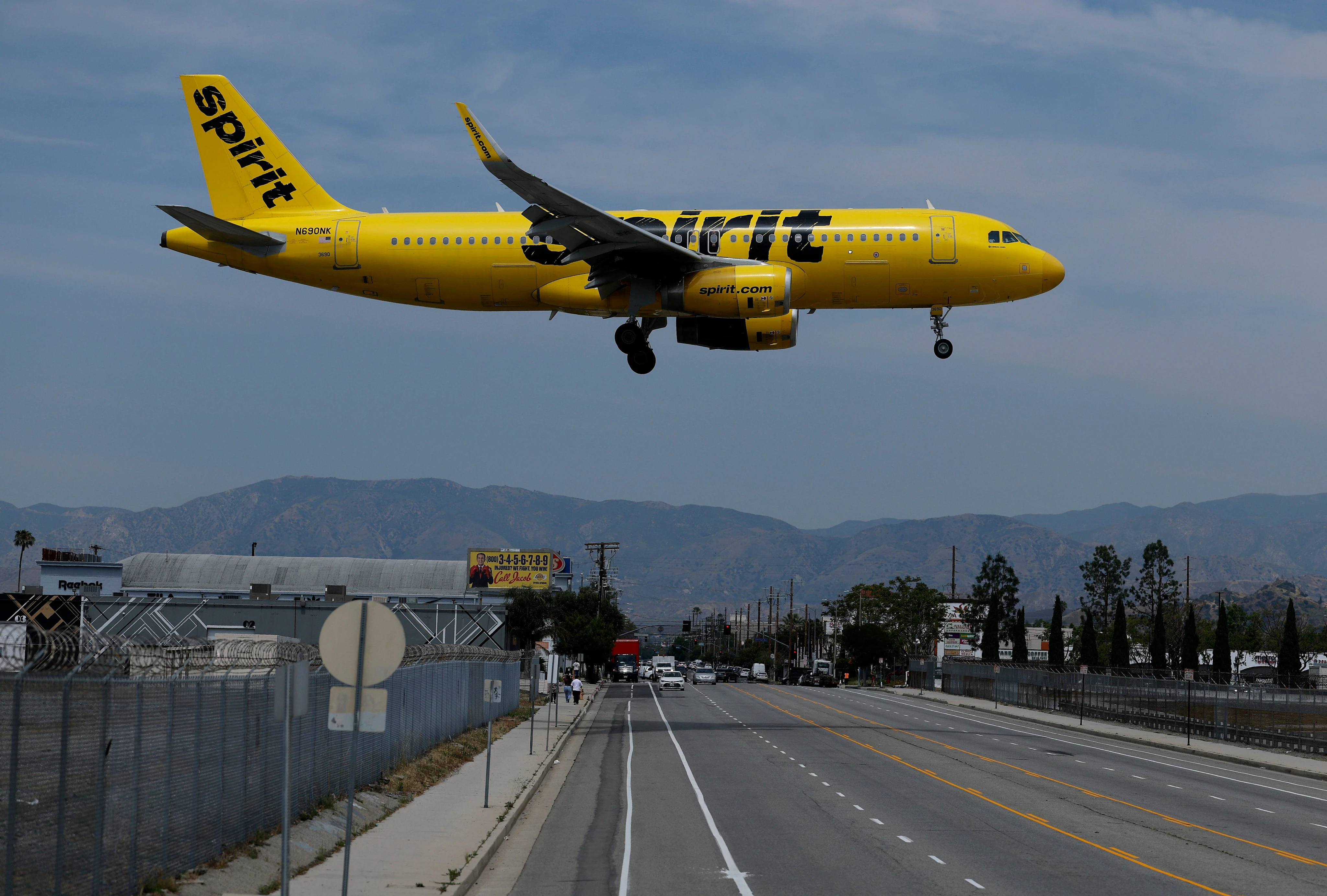 What smart people are saying about a potential Spirit Airlines bailout