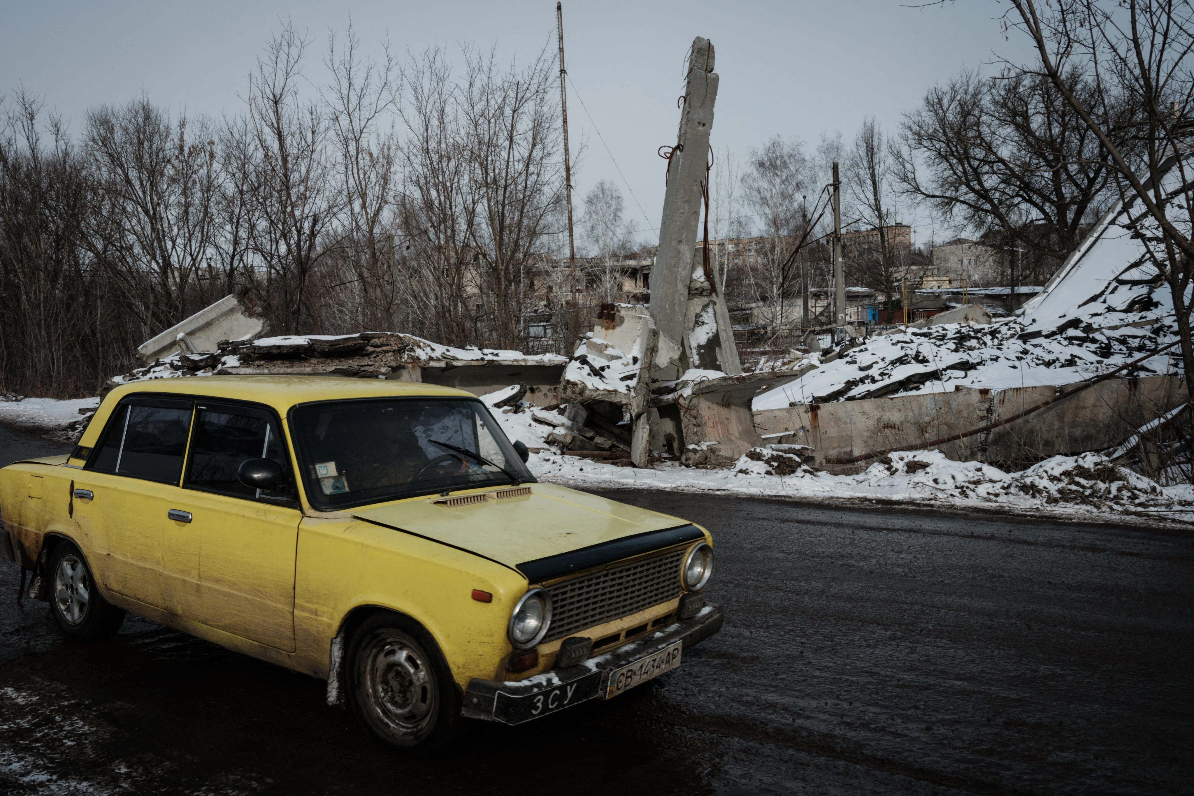 Russia's biggest carmaker is eyeing a 4-day workweek because sales are doing so poorly