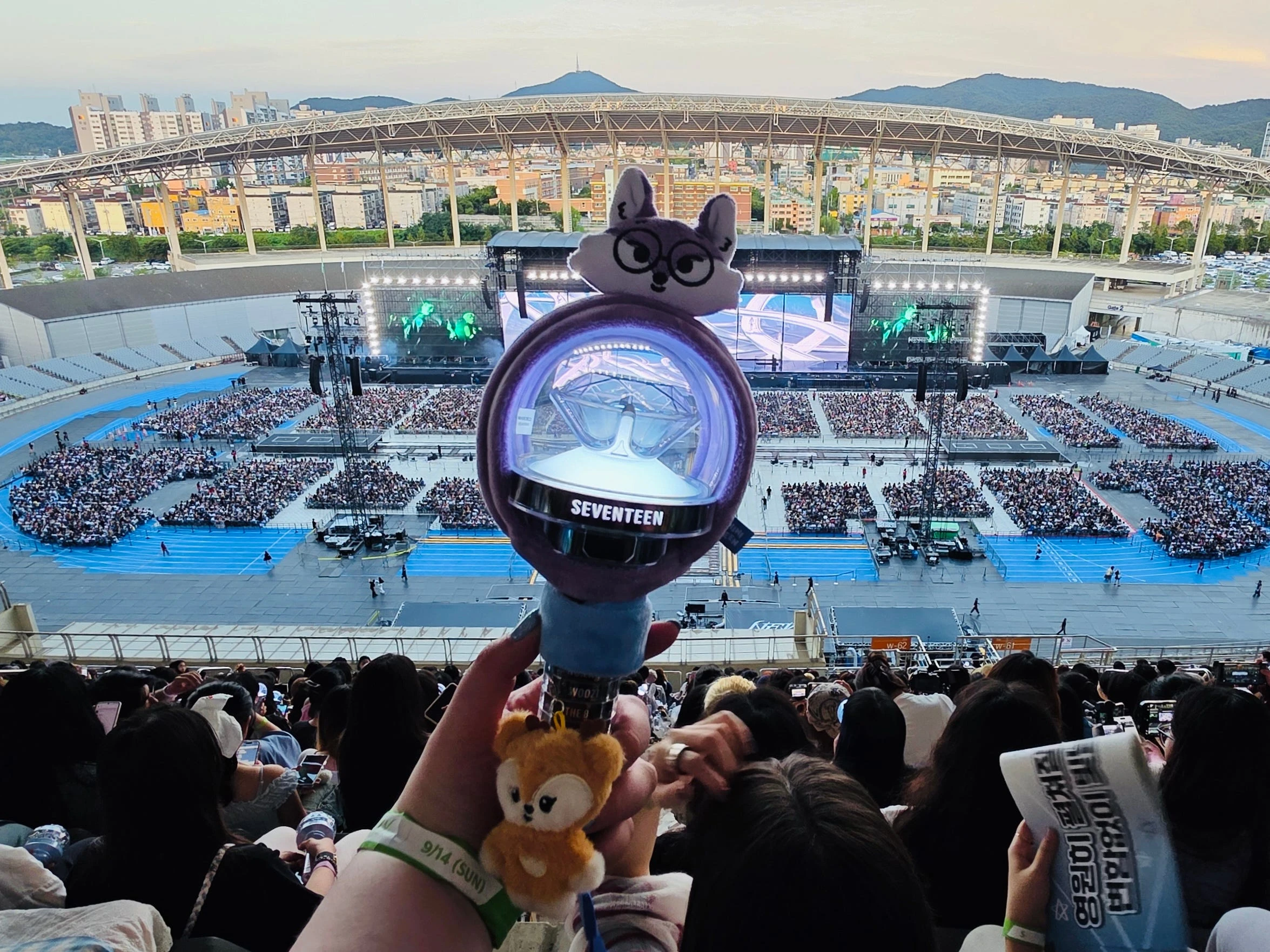 Beautiful boys and merch madness: 12 hours of K-pop heaven at Seventeen's South Korea concert