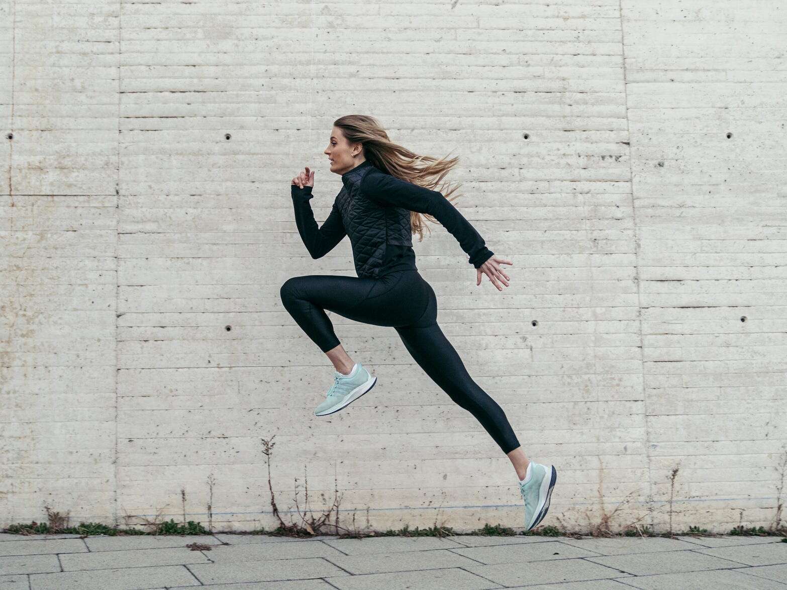 I'm training for my first marathon and scared of 'hitting the wall.' An expert told me how to avoid burnout. 