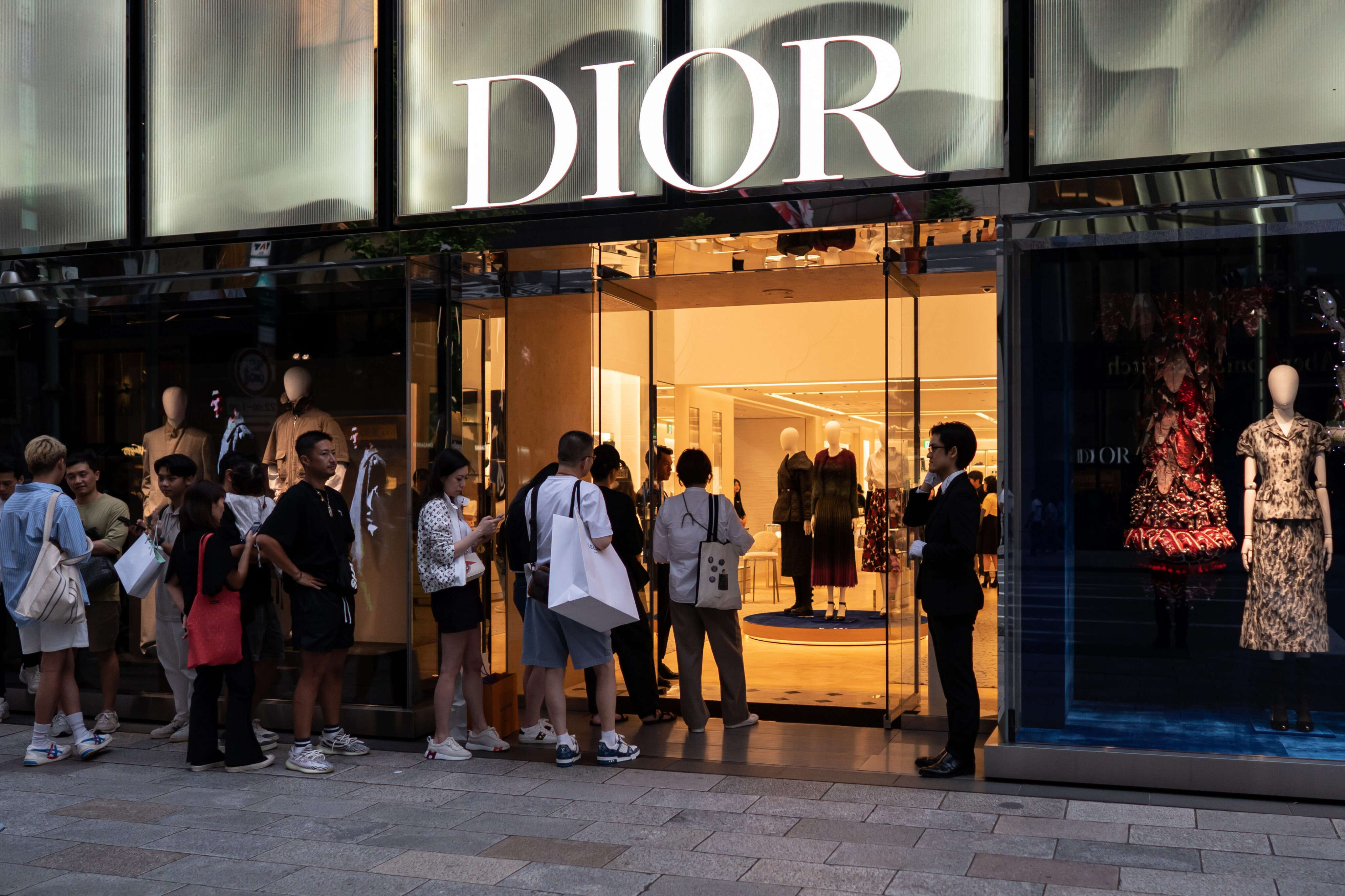 Rich Chinese tourists are flocking to Japan in search of luxury bargains